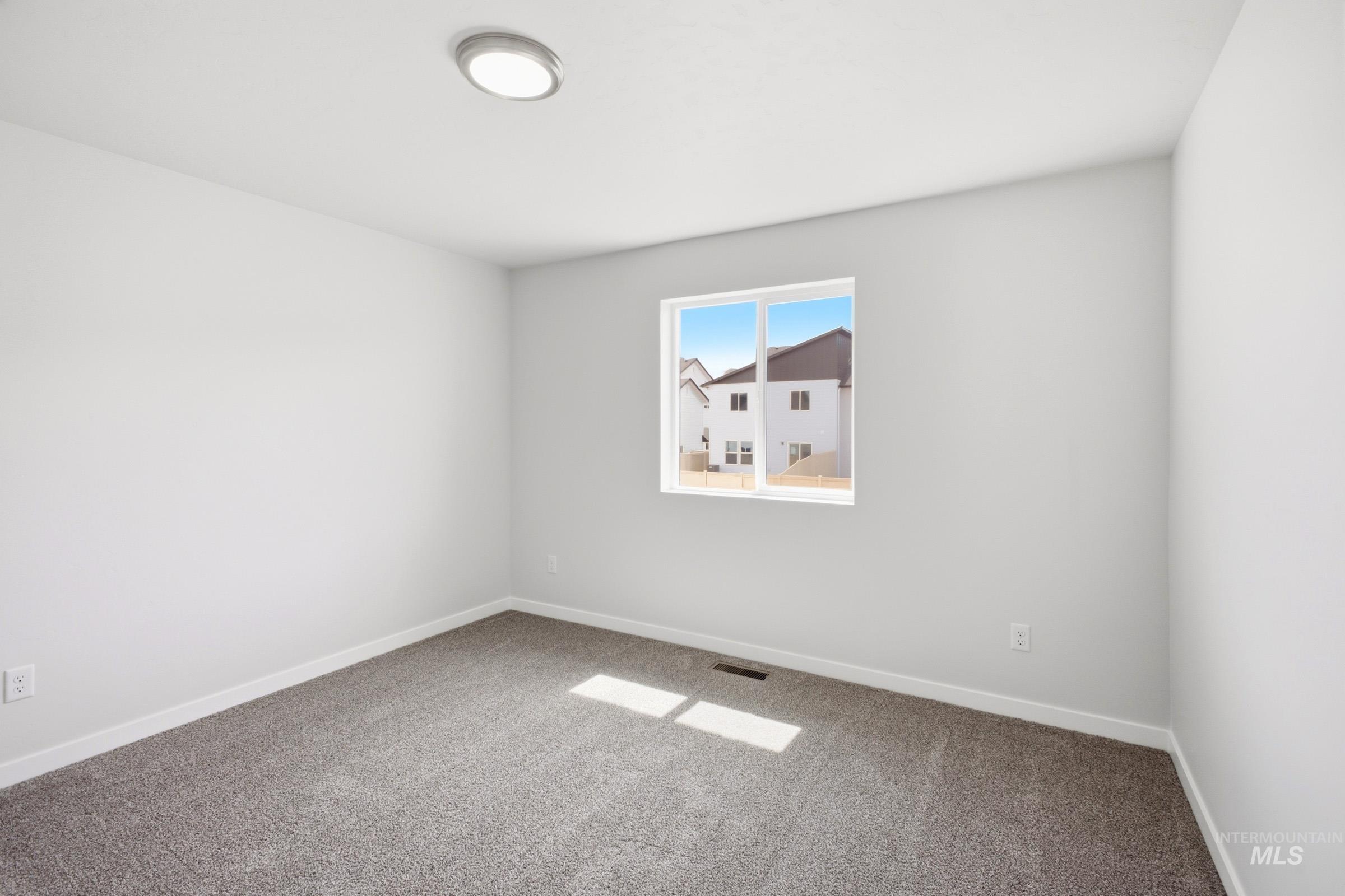 10803 Greensboro St Property Photo 11