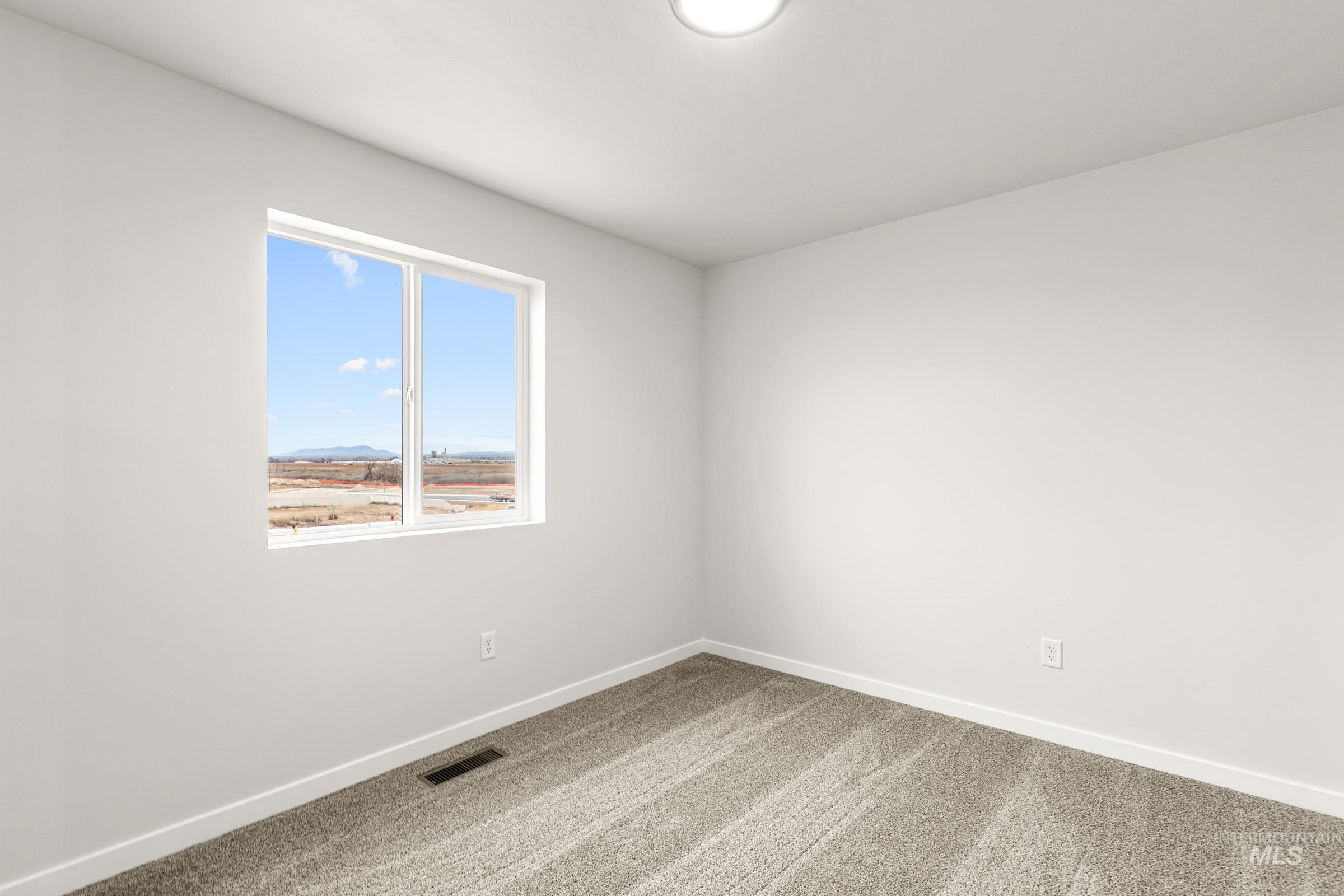 10803 Greensboro St Property Photo 13