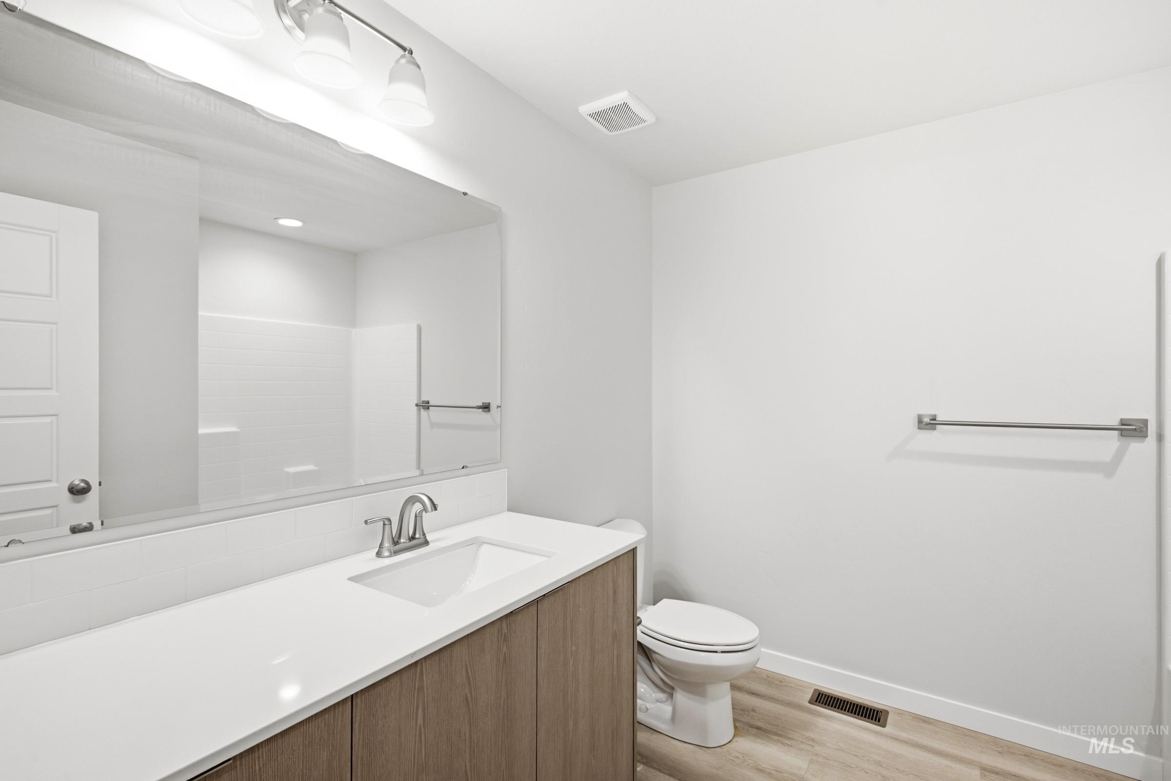 10803 Greensboro St Property Photo 15