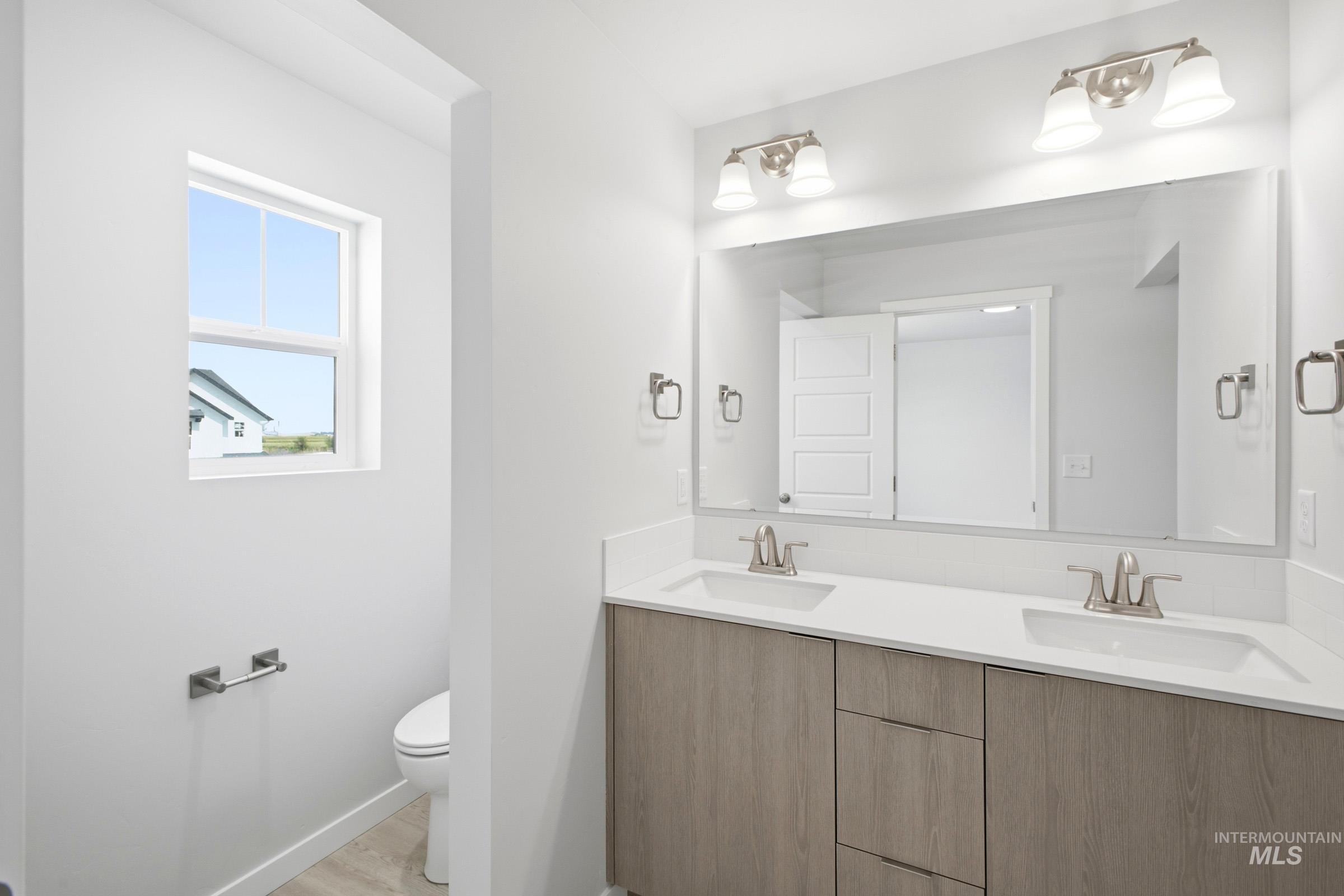 10803 Greensboro St Property Photo 21