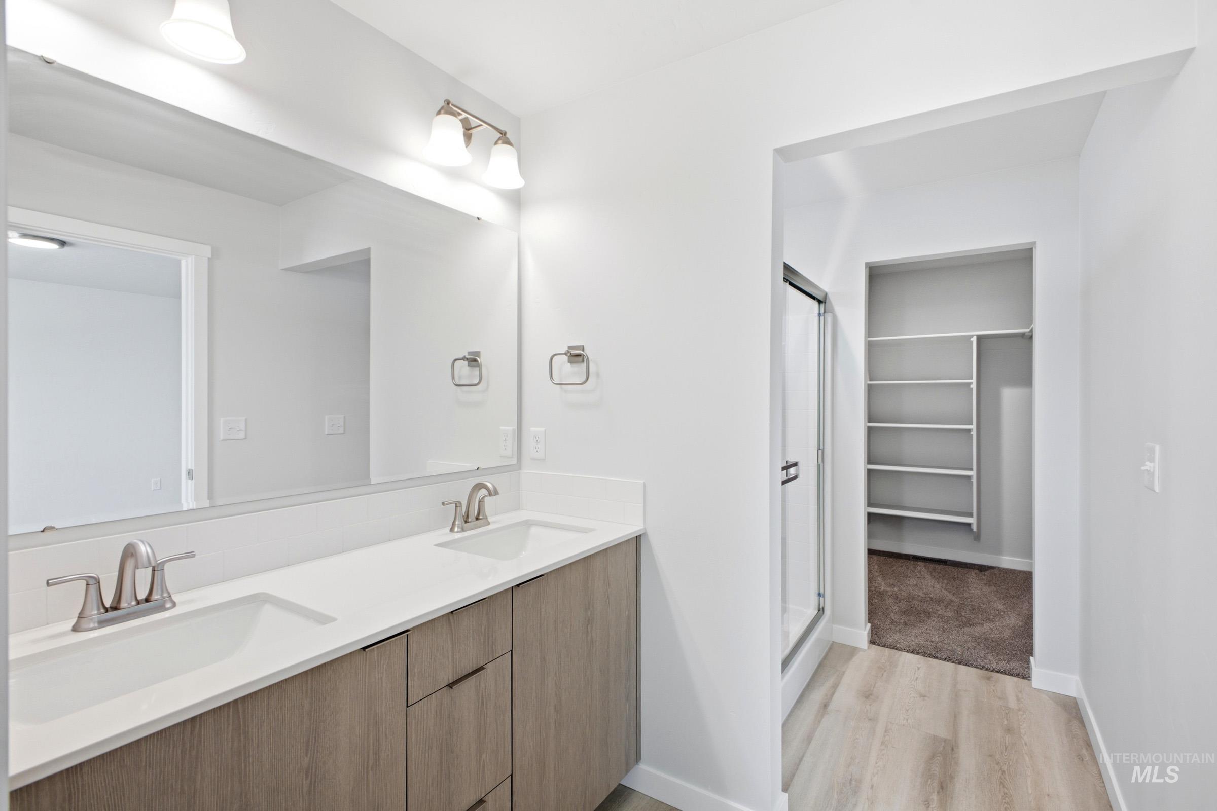 10803 Greensboro St Property Photo 22