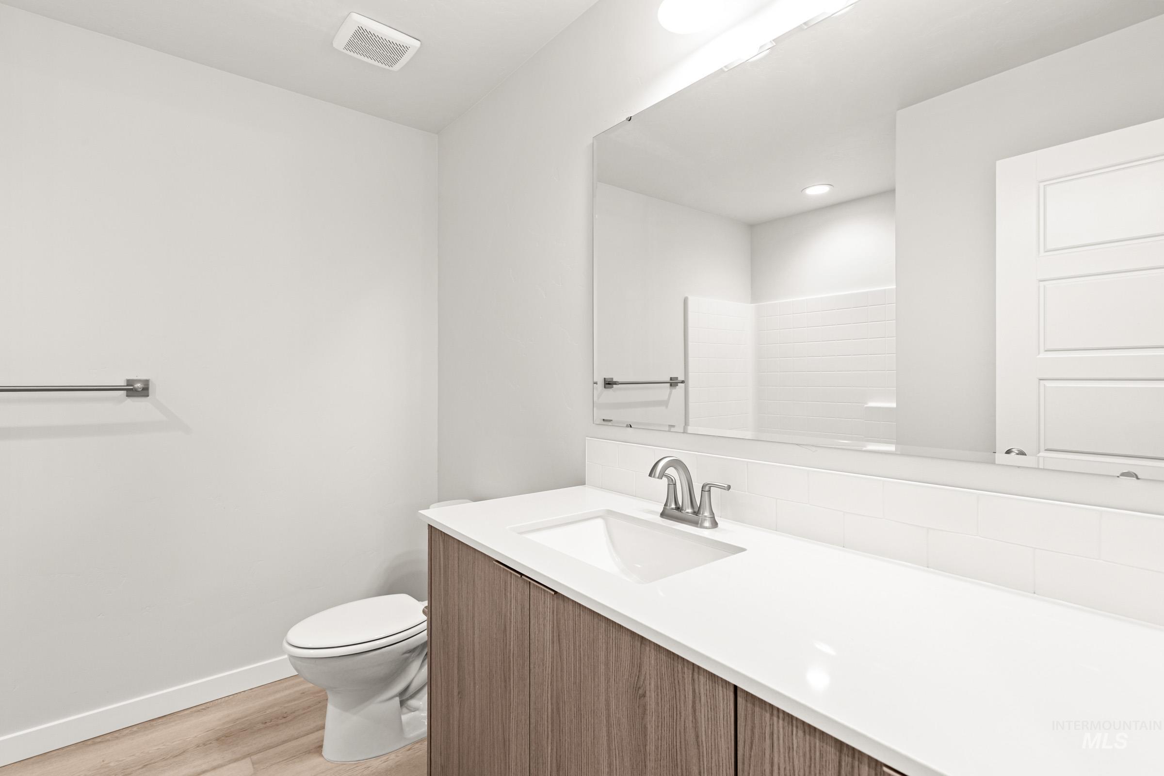 10799 Greensboro St Property Photo 15