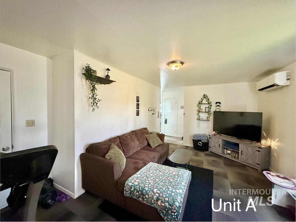 105 N Junction Property Photo 9