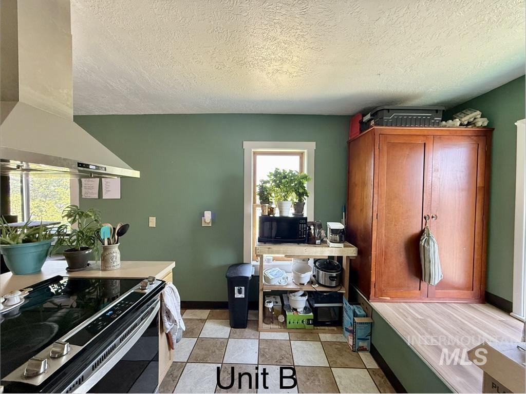 105 N Junction Property Photo 18