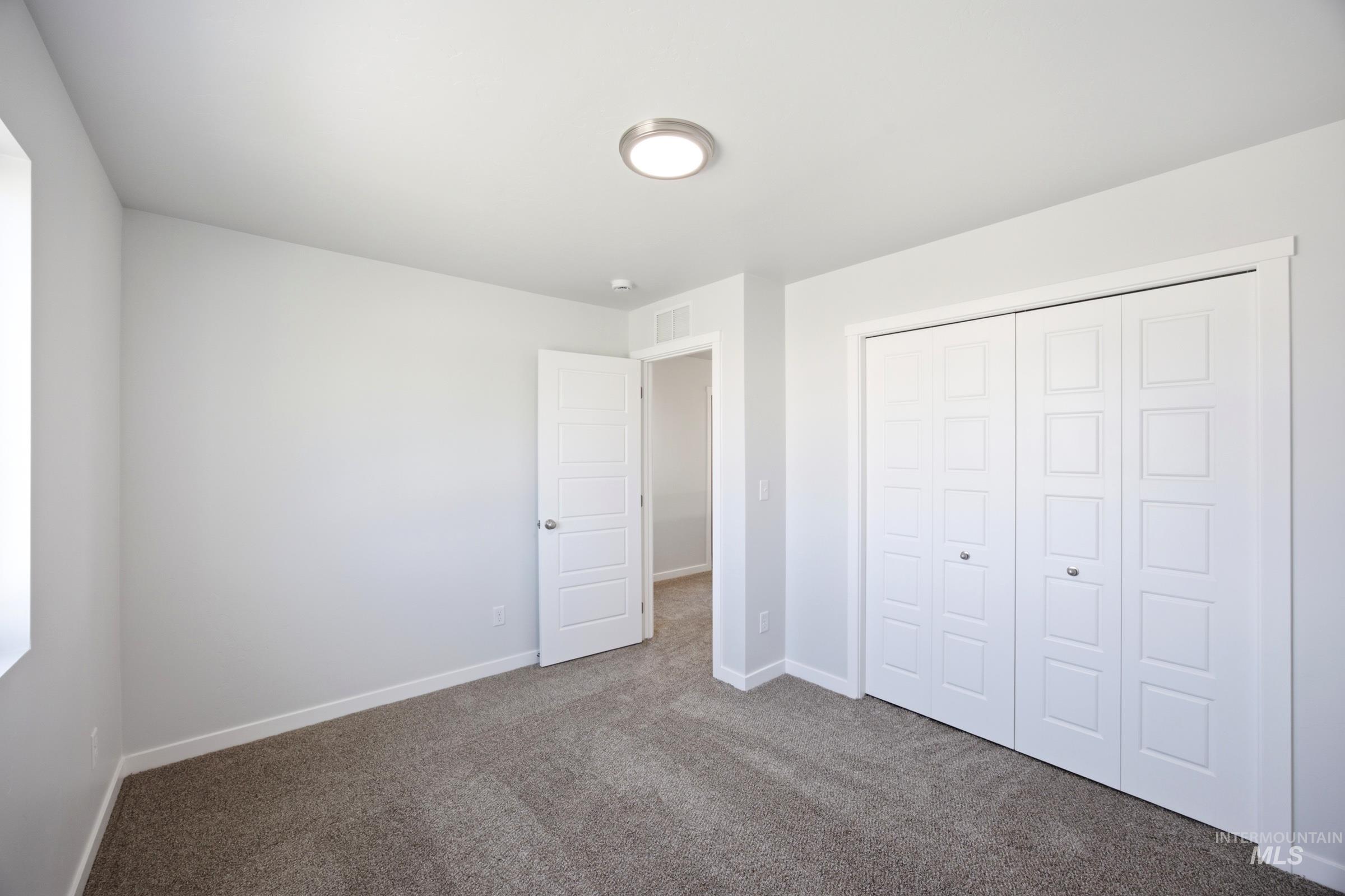 10860 Greensboro St Property Photo 10