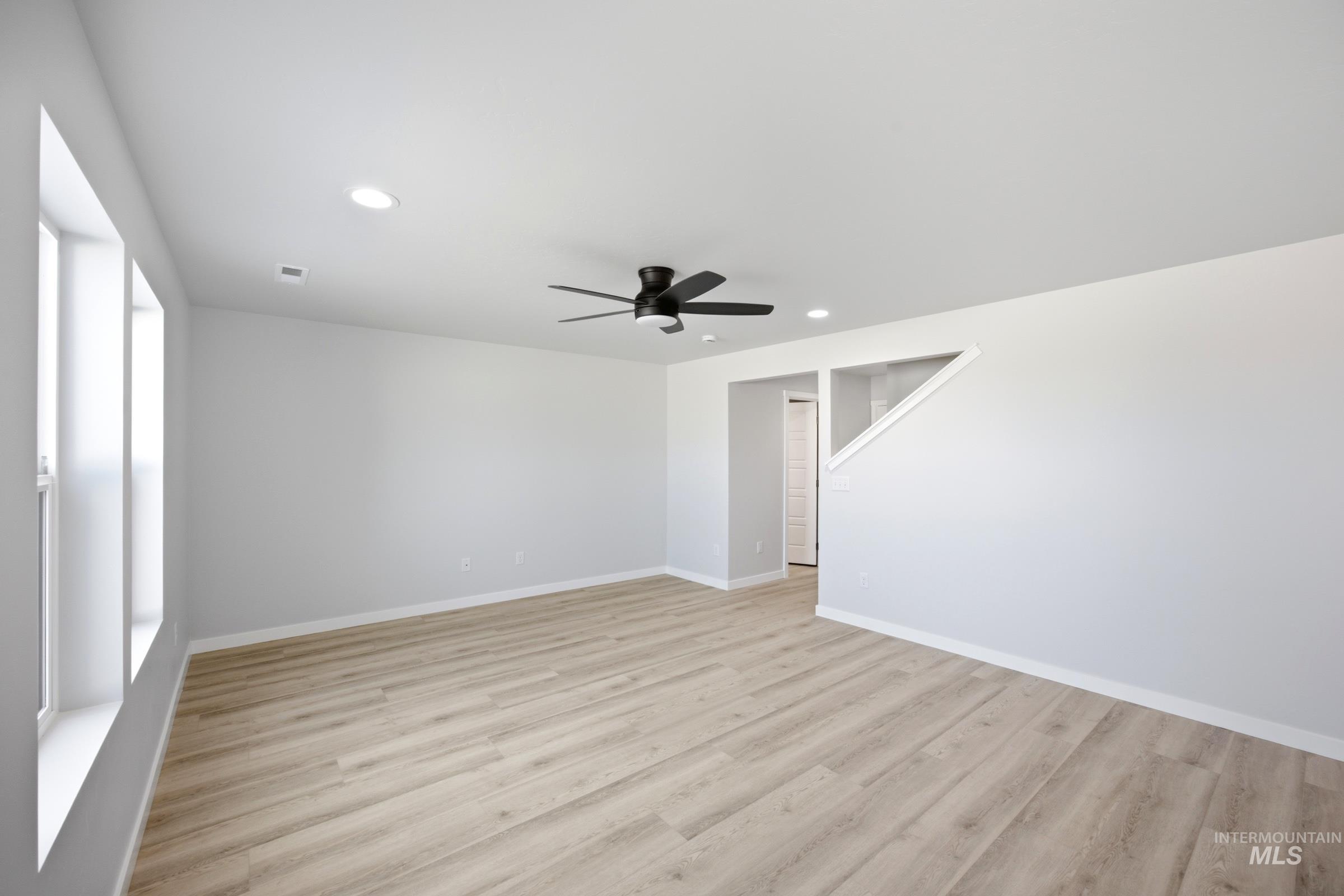 10854 Greensboro St Property Photo 6