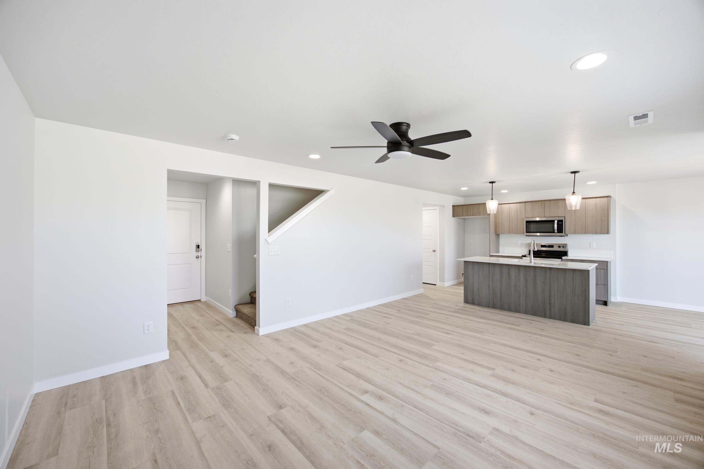 10854 Greensboro St Property Photo 7