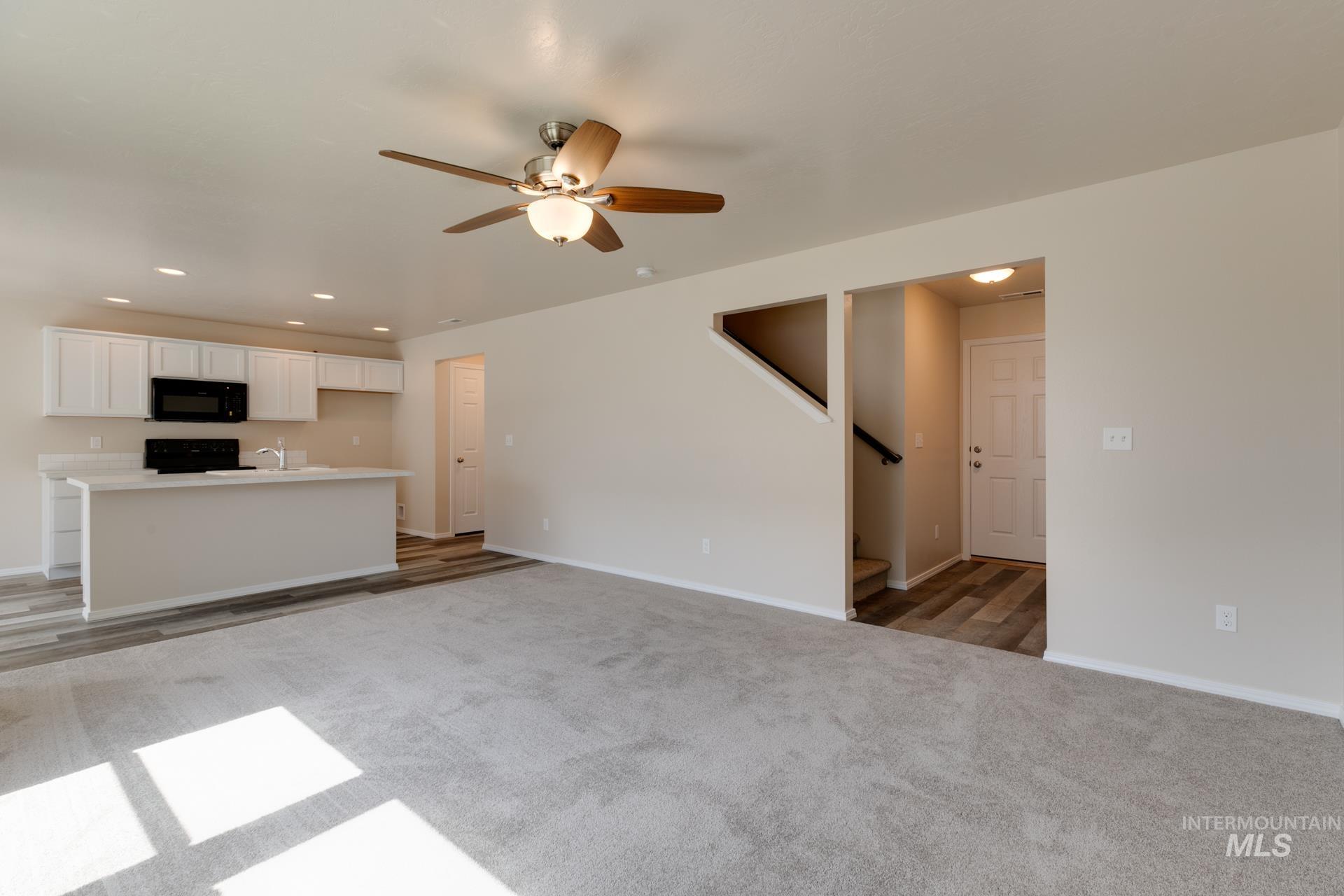 10854 Greensboro St Property Photo 8