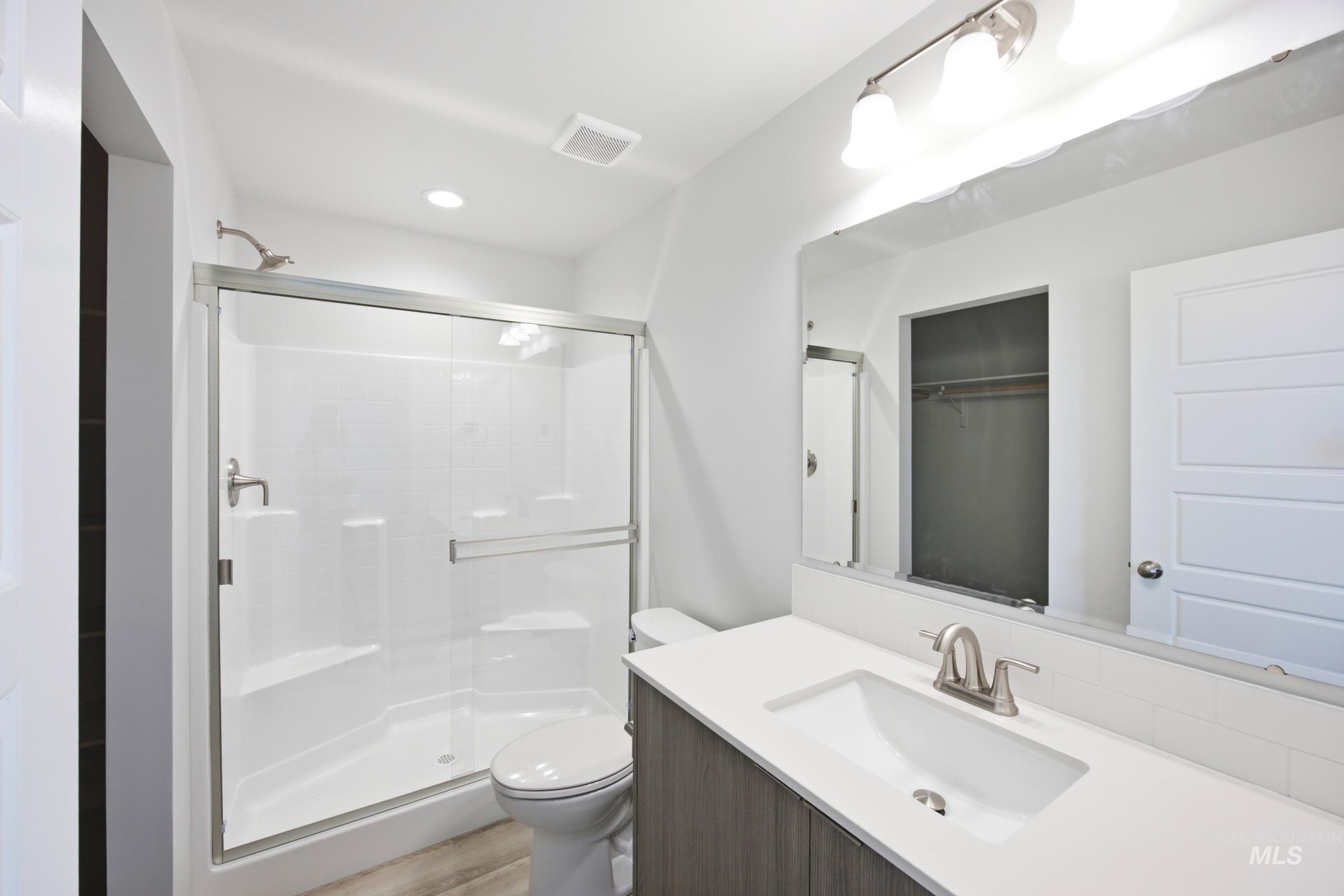10854 Greensboro St Property Photo 11