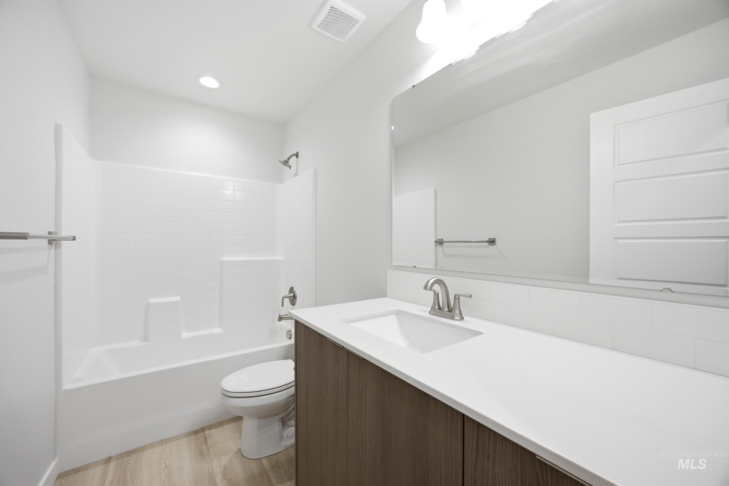 10854 Greensboro St Property Photo 14