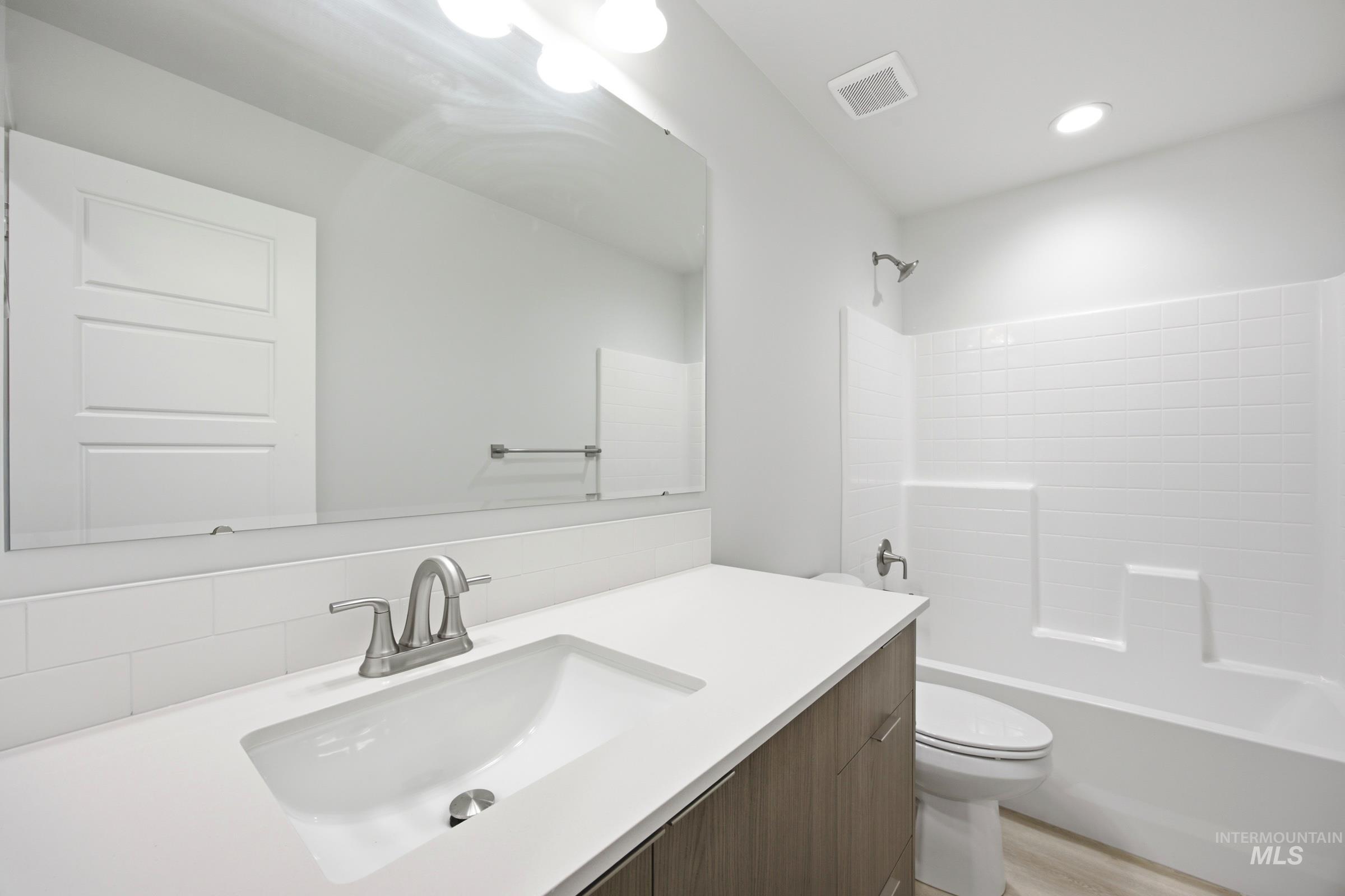 10848 Greensboro St Property Photo 15