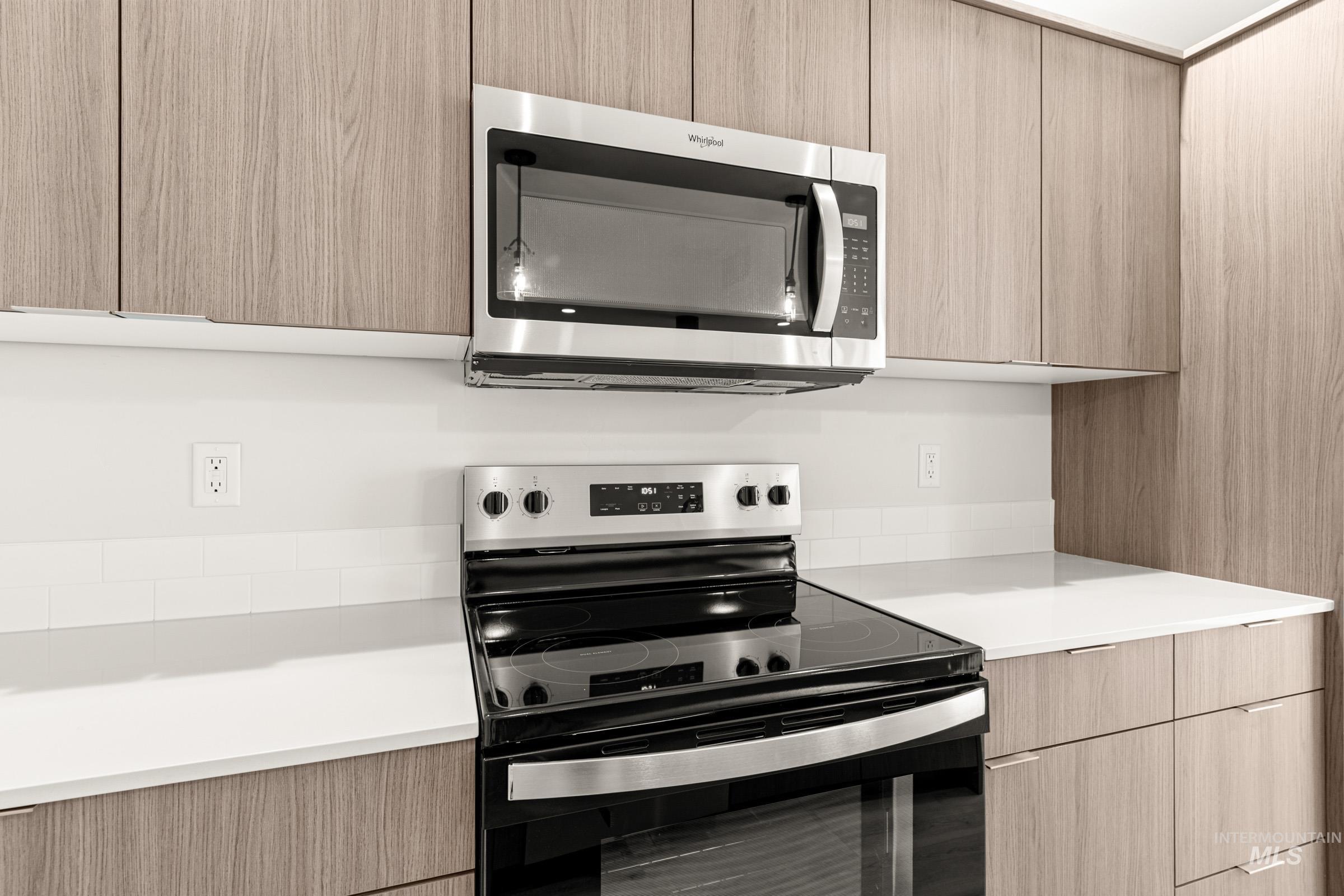 10842 Greensboro St Property Photo 6