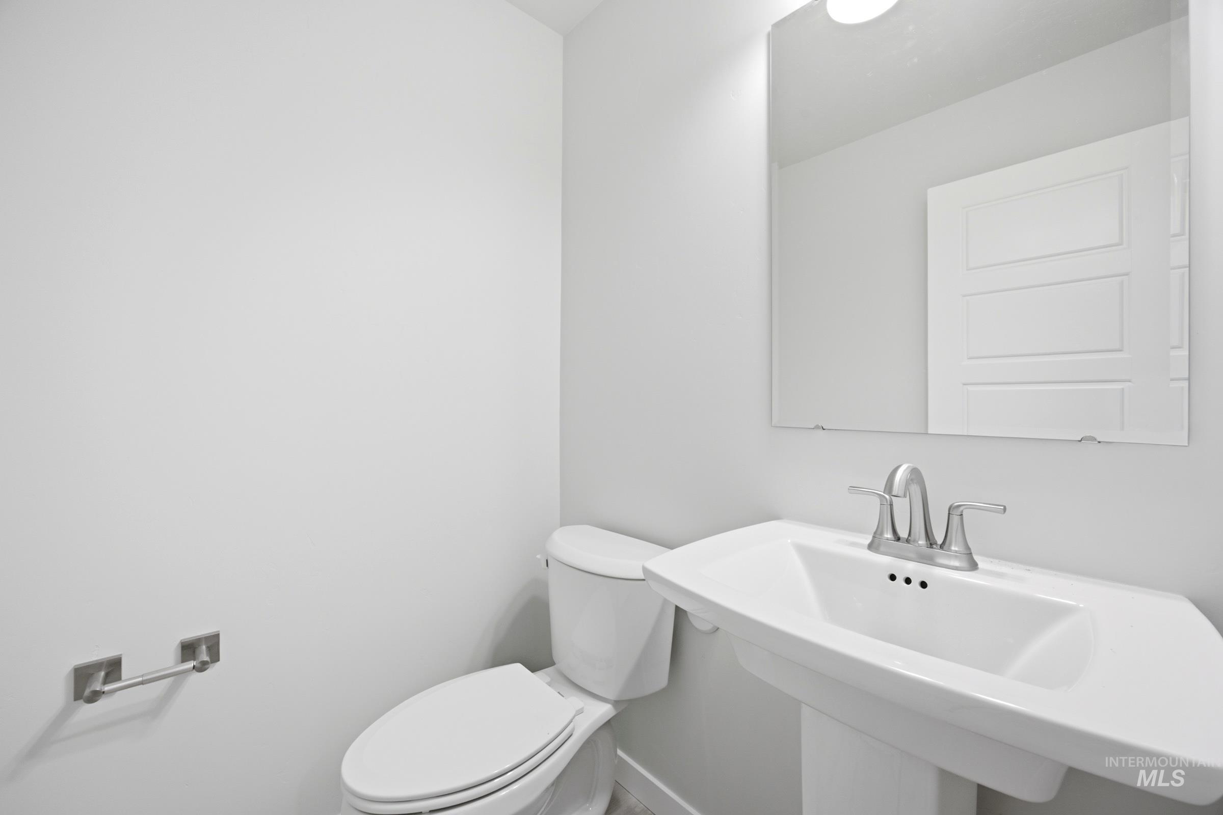 10842 Greensboro St Property Photo 7