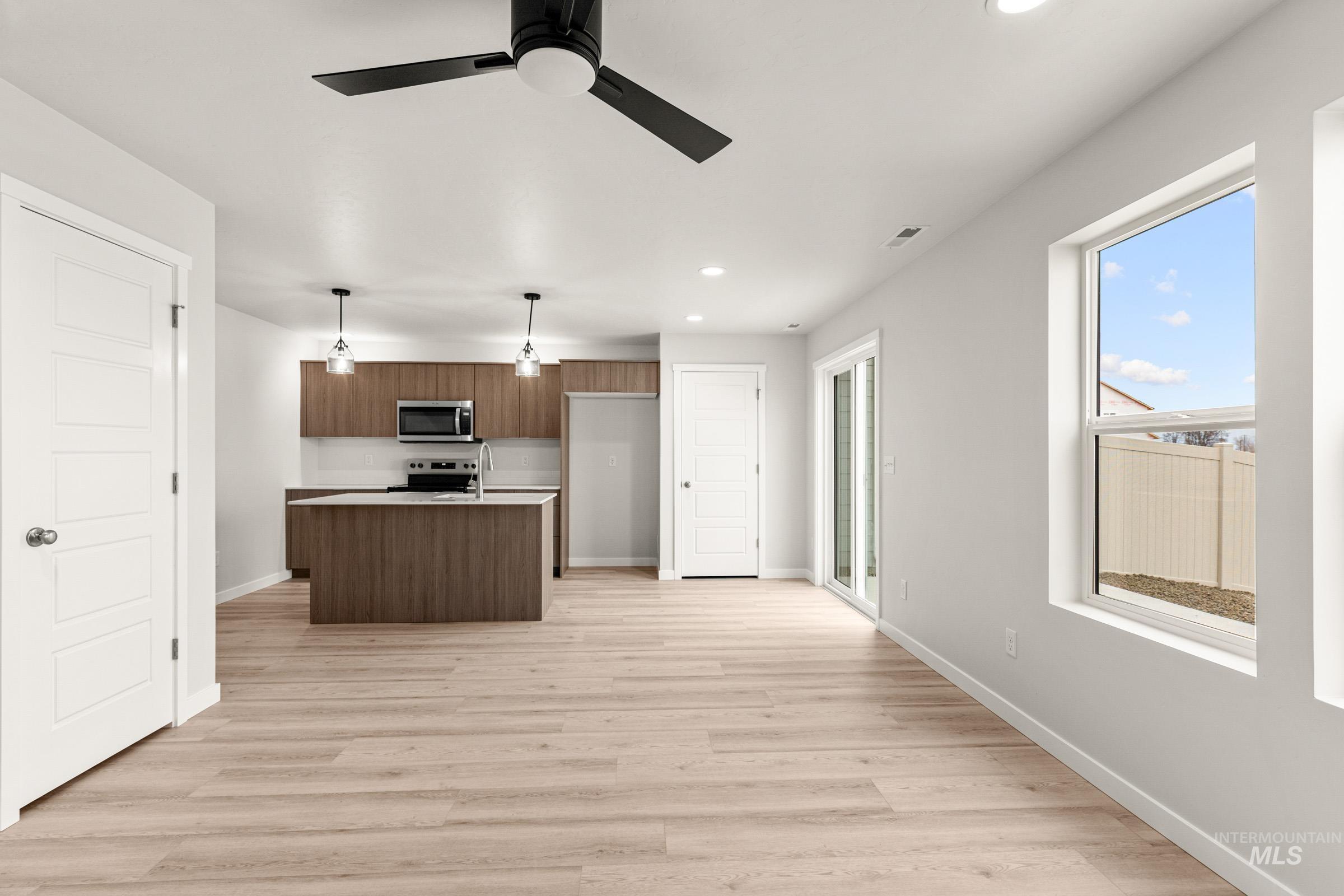 10842 Greensboro St Property Photo 10