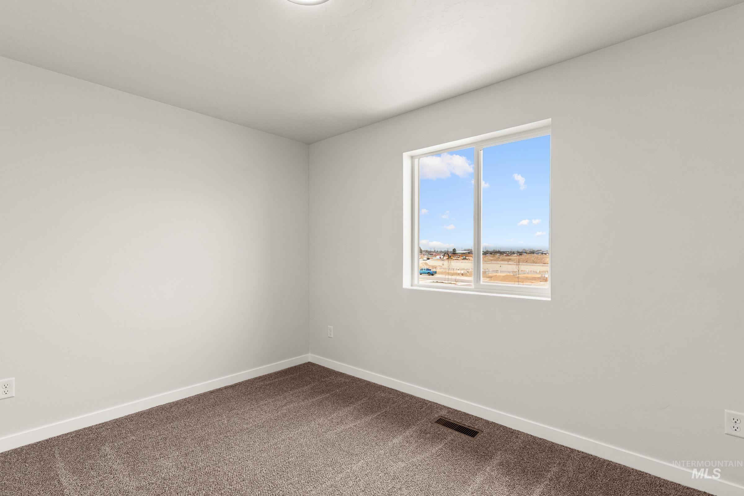 10842 Greensboro St Property Photo 13