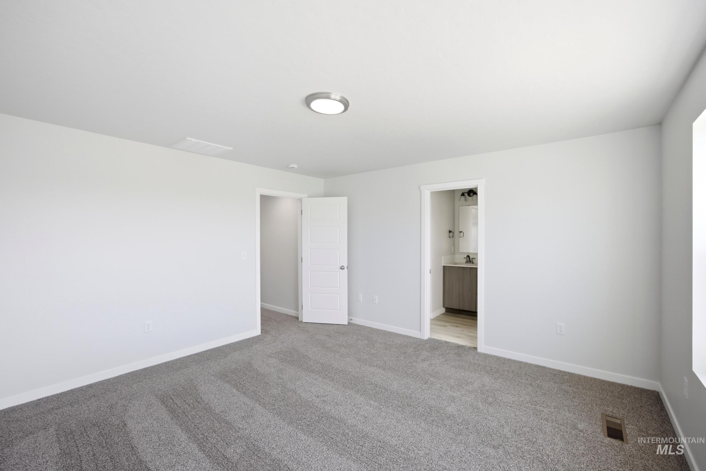 10842 Greensboro St Property Photo 14