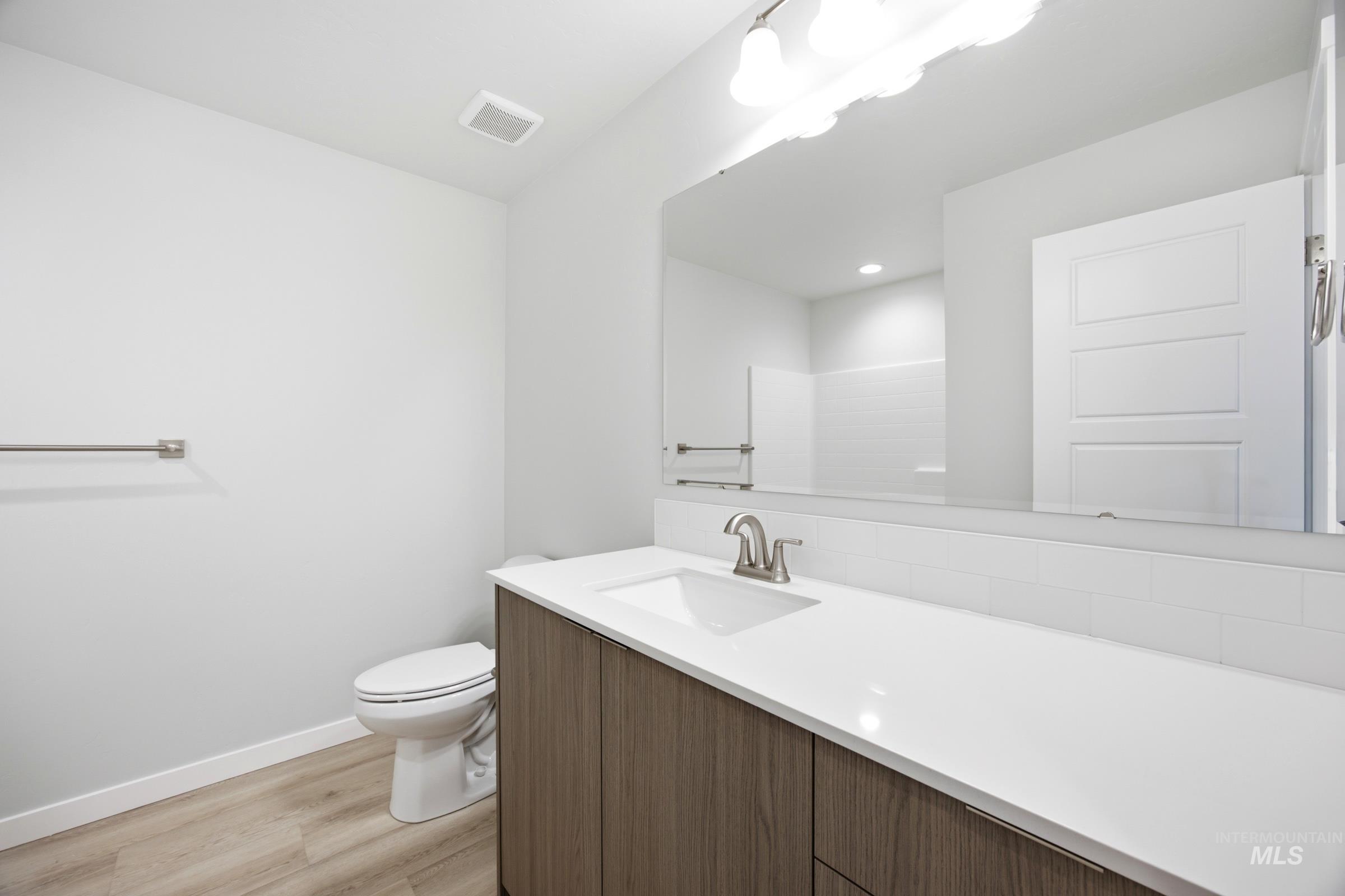 10842 Greensboro St Property Photo 16