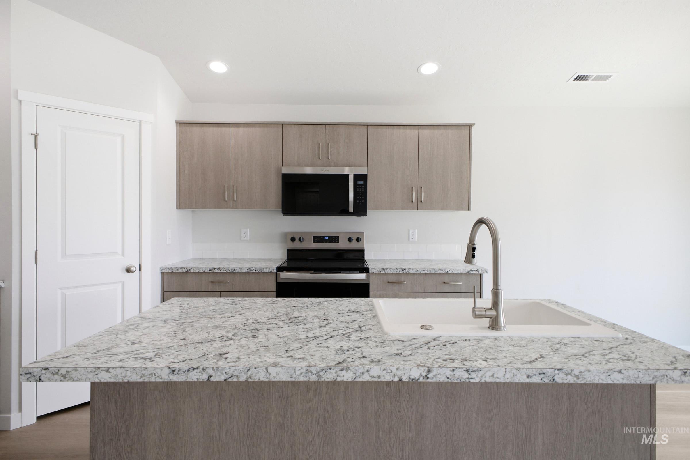 3127 W Animas Creek Dr Property Photo 3