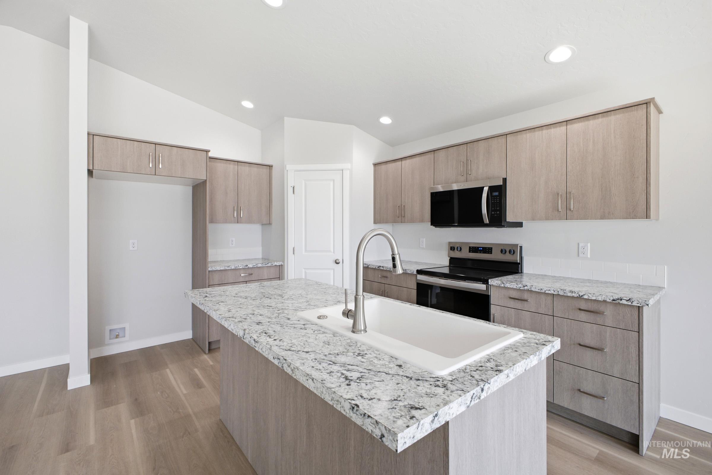 3127 W Animas Creek Dr Property Photo 4