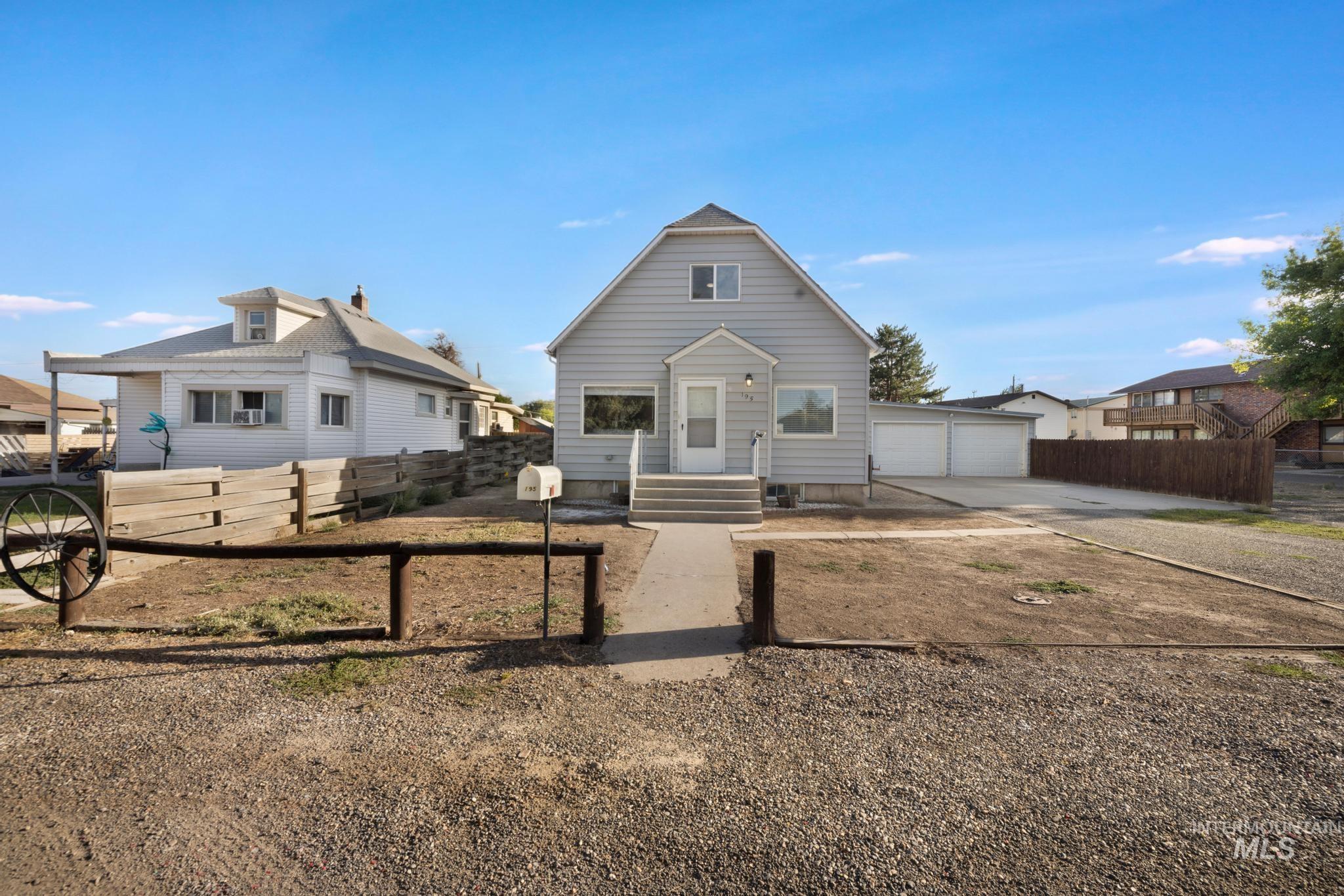 195 Wirsching Ave W Property Photo 3