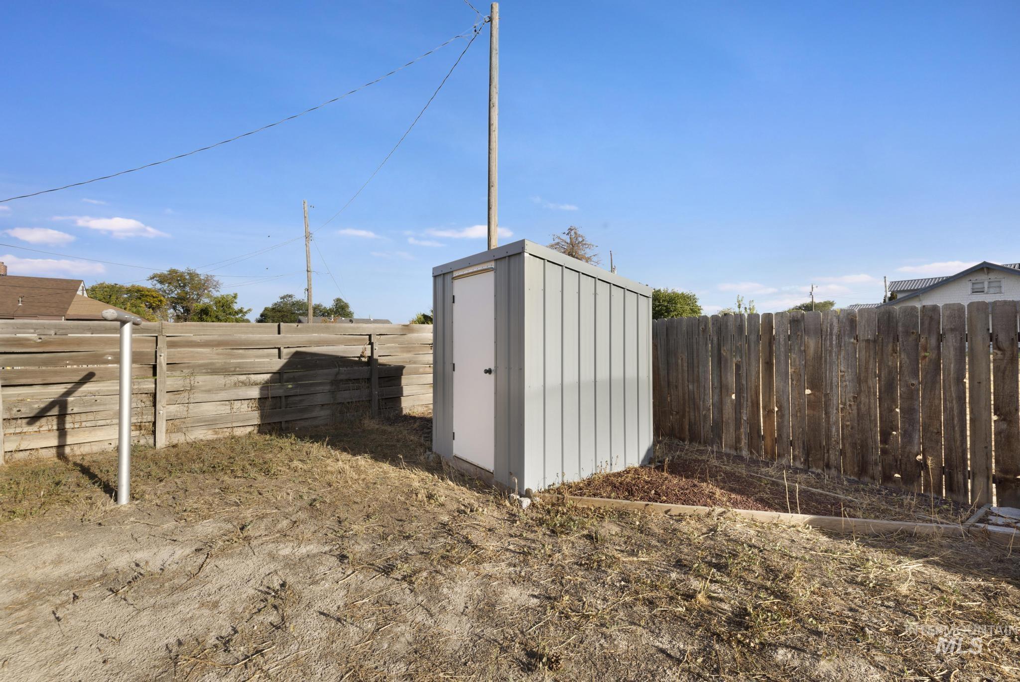 195 Wirsching Ave W Property Photo 47