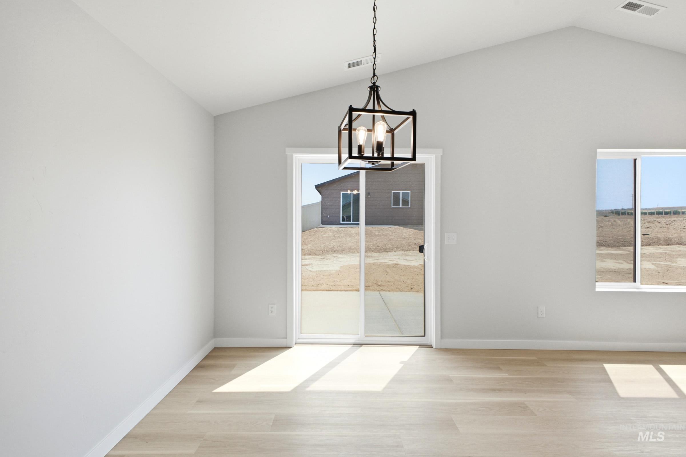 14105 Shiny Spruce St Property Photo 6