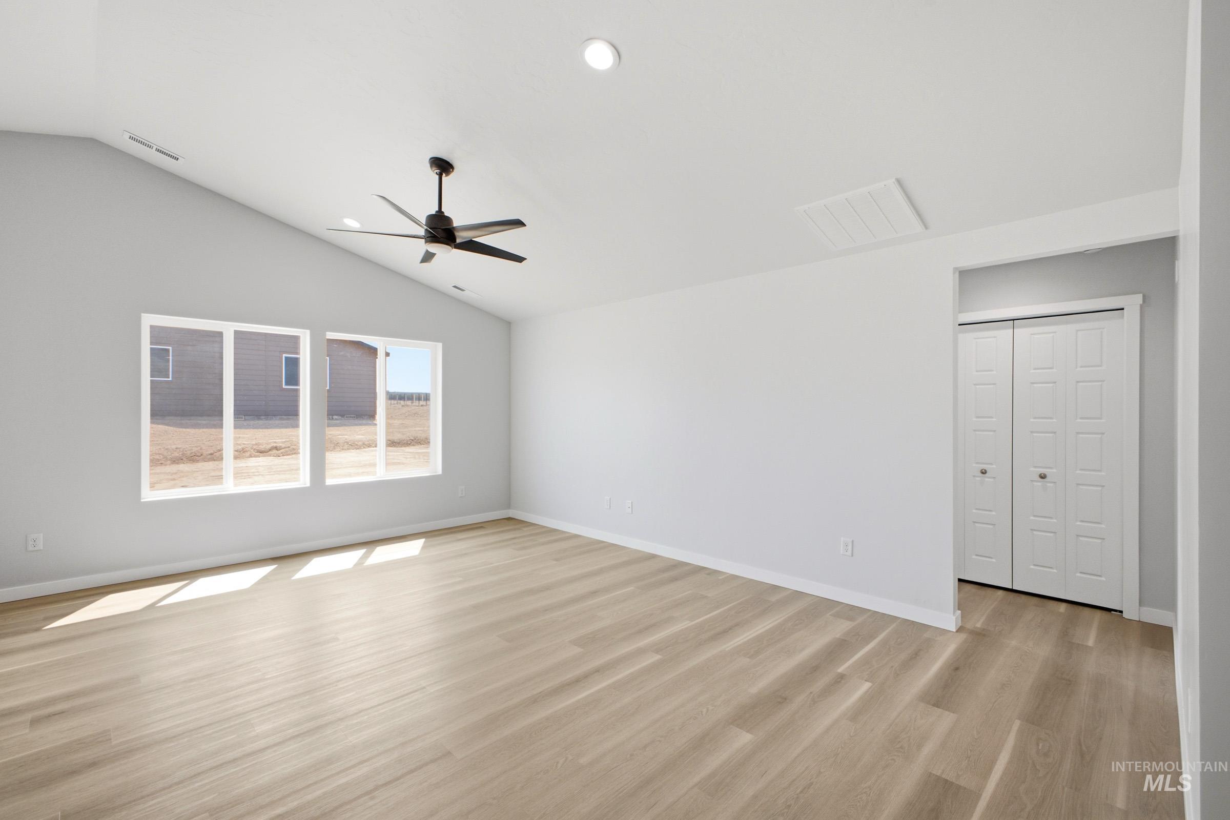 14105 Shiny Spruce St Property Photo 7