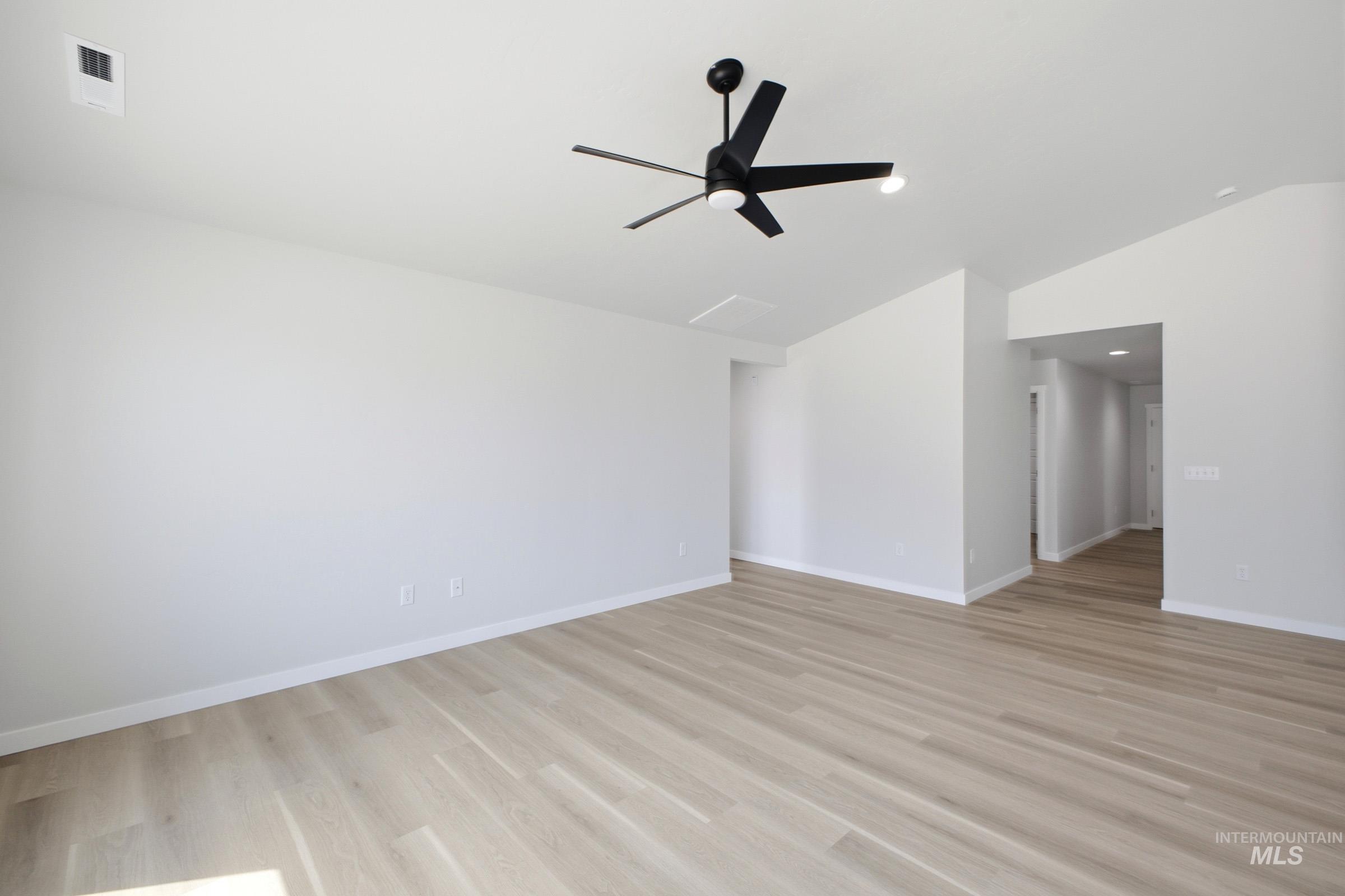 14105 Shiny Spruce St Property Photo 8