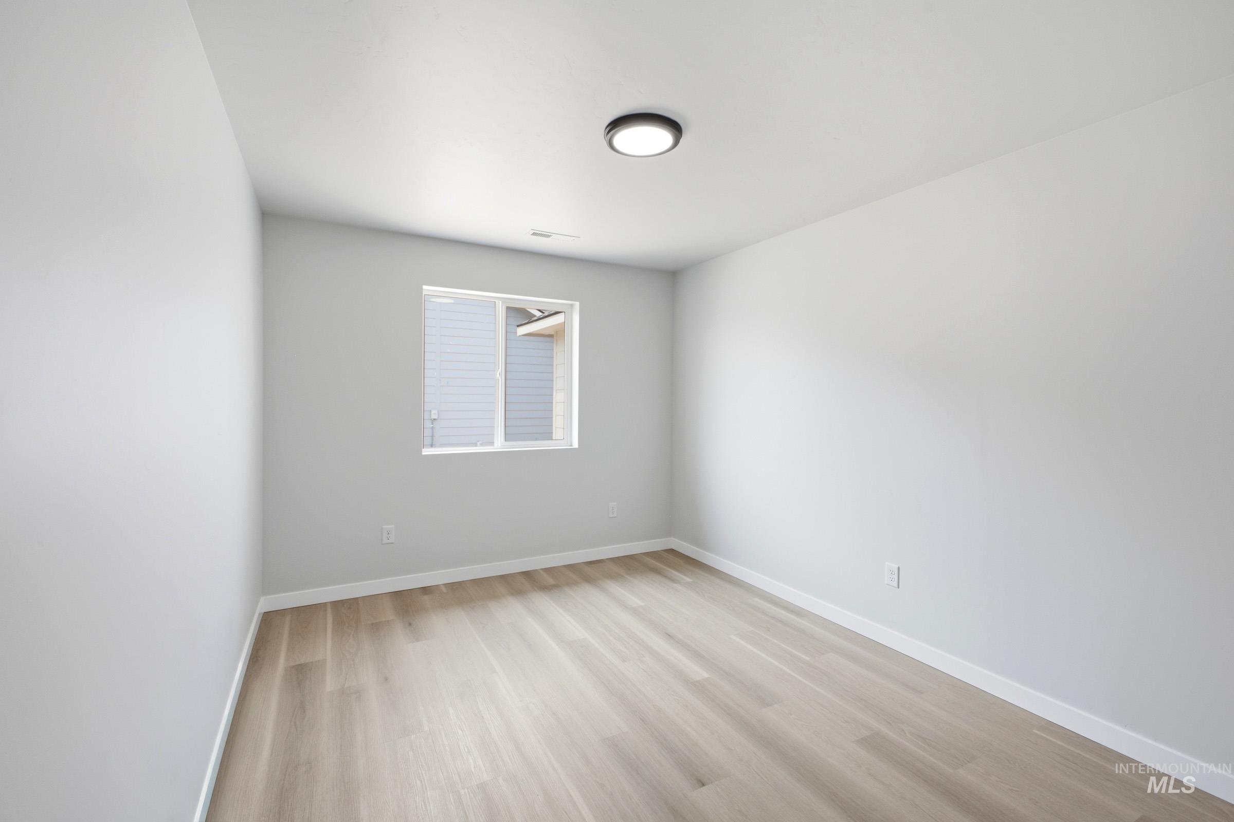 14105 Shiny Spruce St Property Photo 10