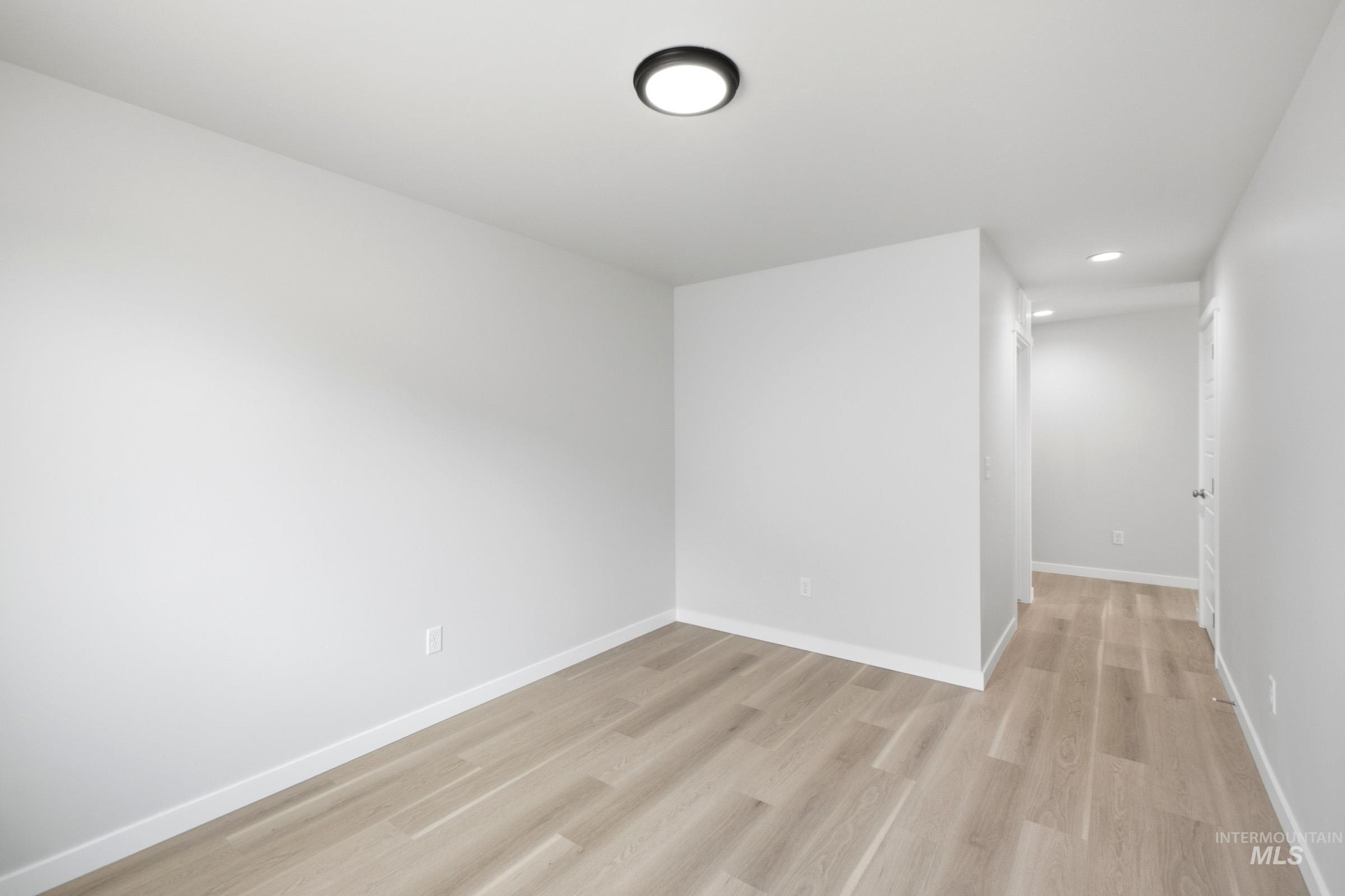 14105 Shiny Spruce St Property Photo 11