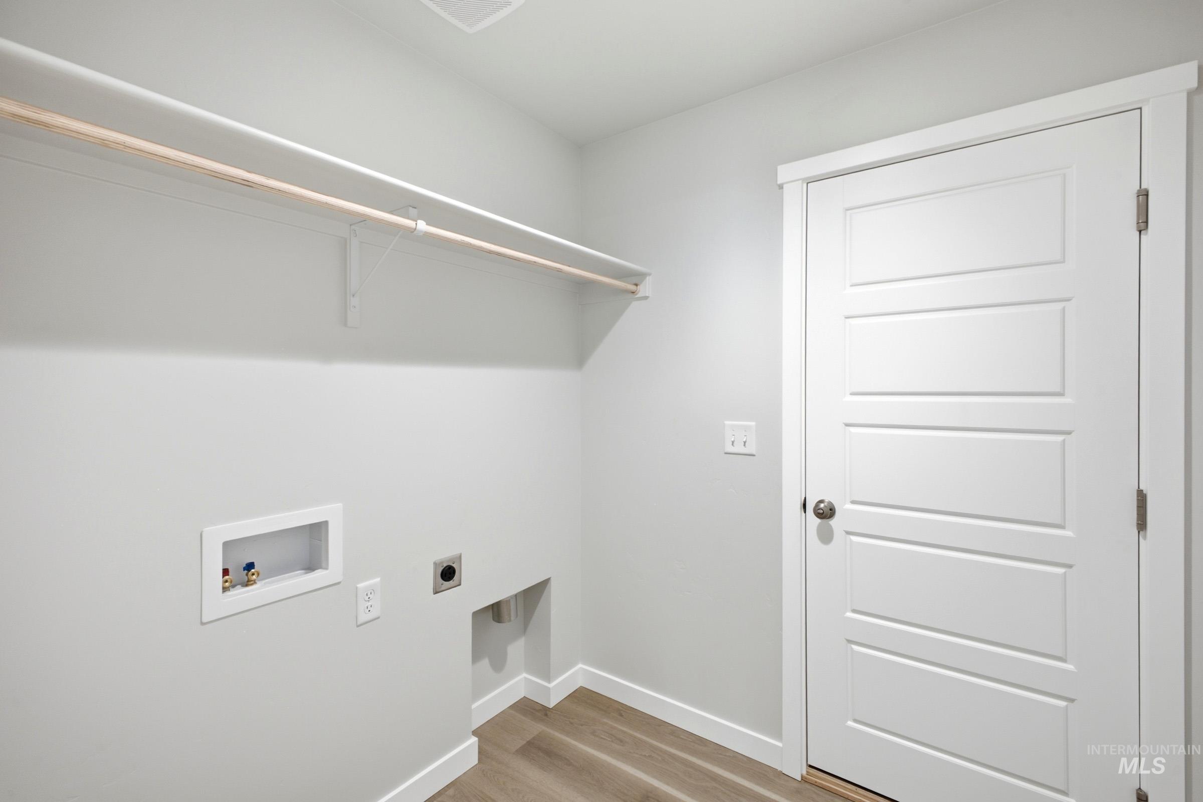 14105 Shiny Spruce St Property Photo 16