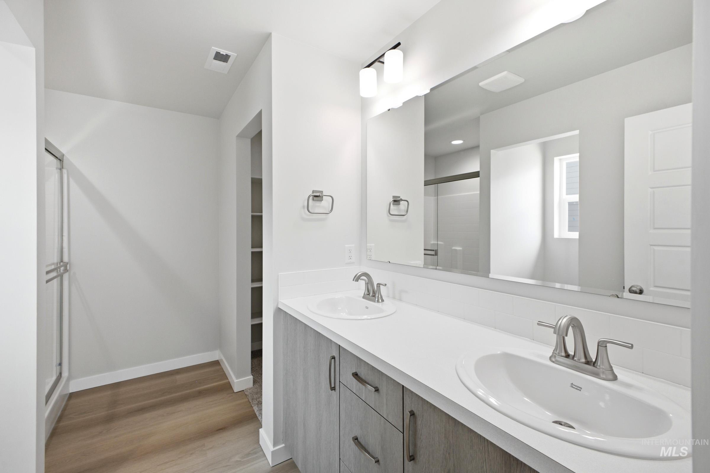 14105 Shiny Spruce St Property Photo 19