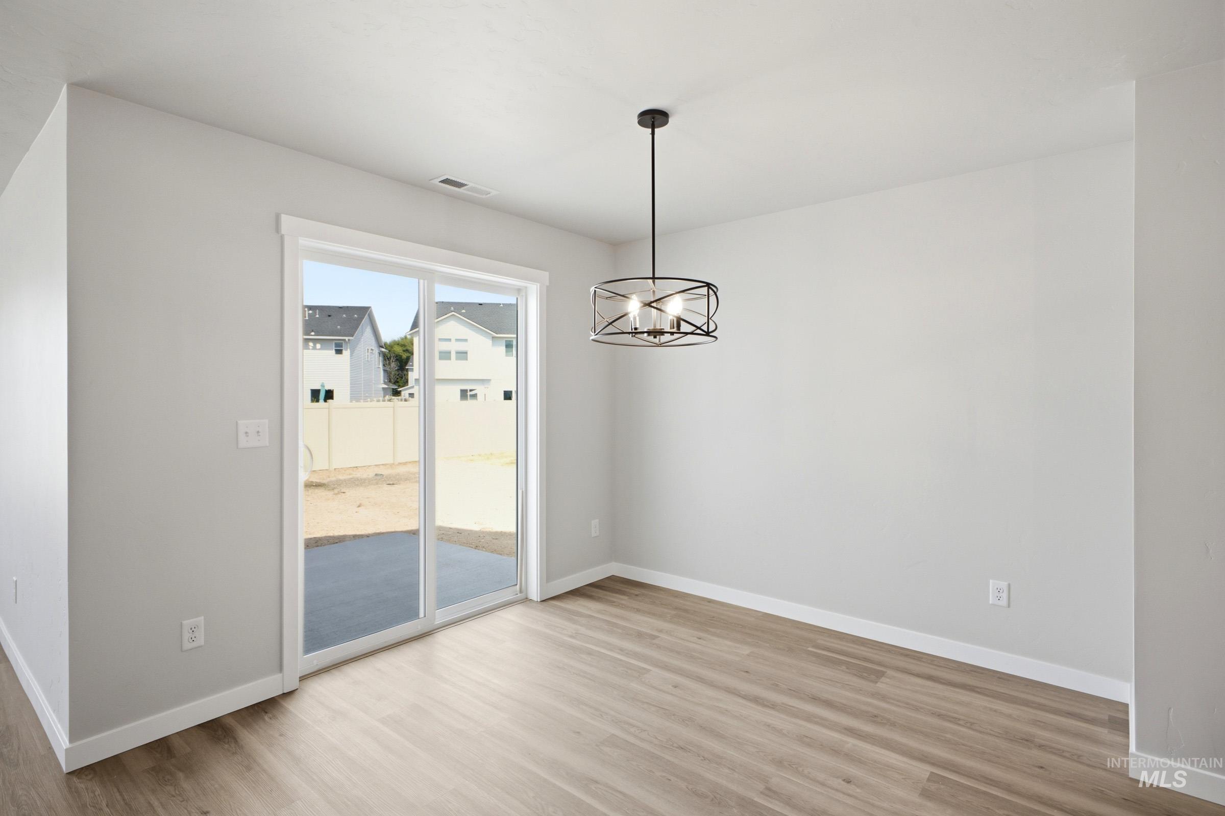 2527 W Fallon Lp Property Photo 7