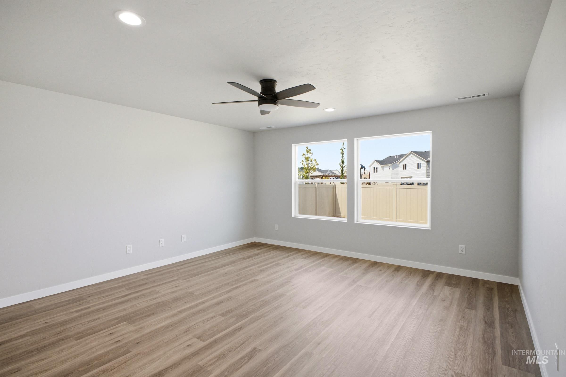 2527 W Fallon Lp Property Photo 8