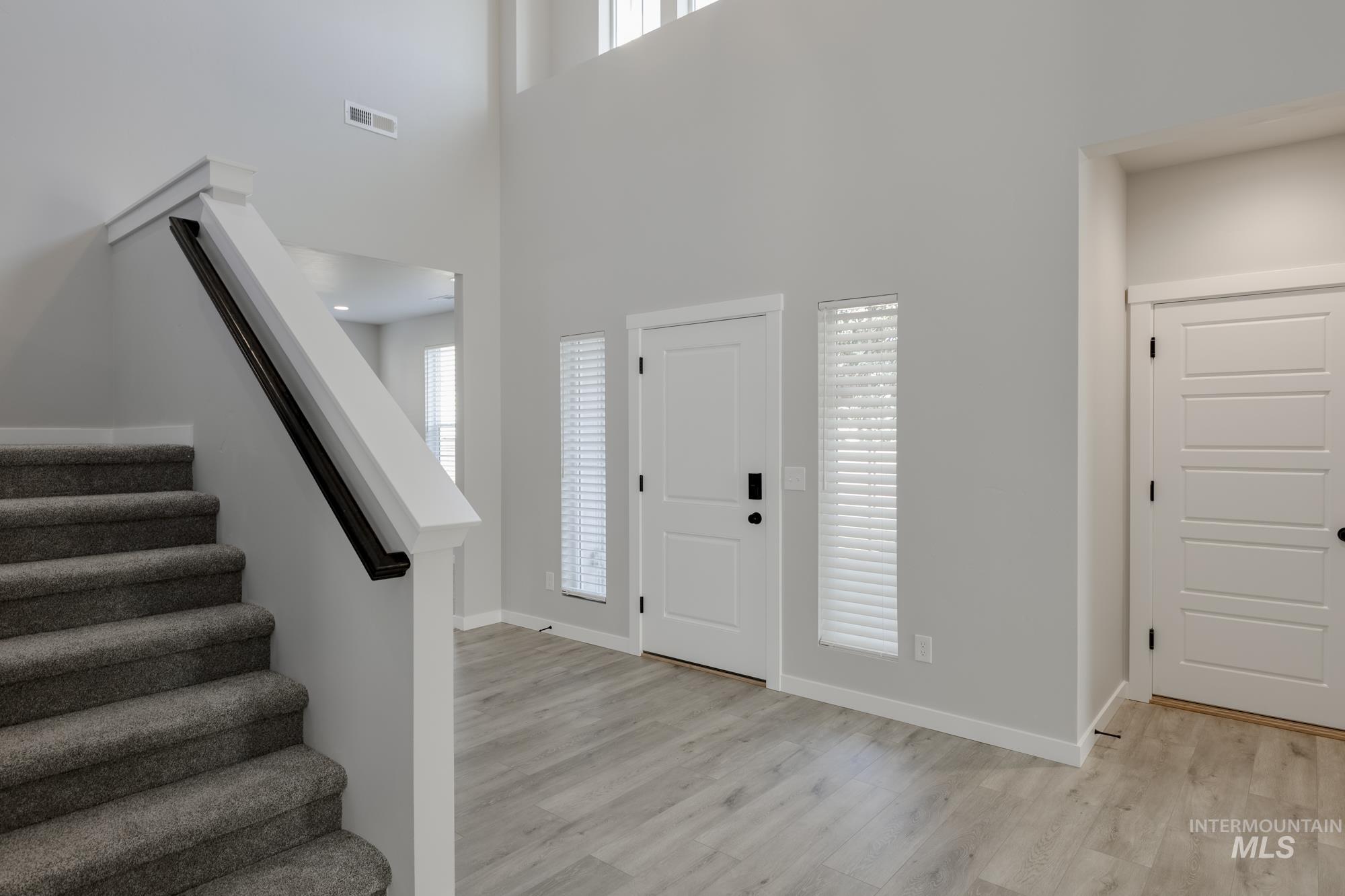 5229 S Edgecomb Way Property Photo 11