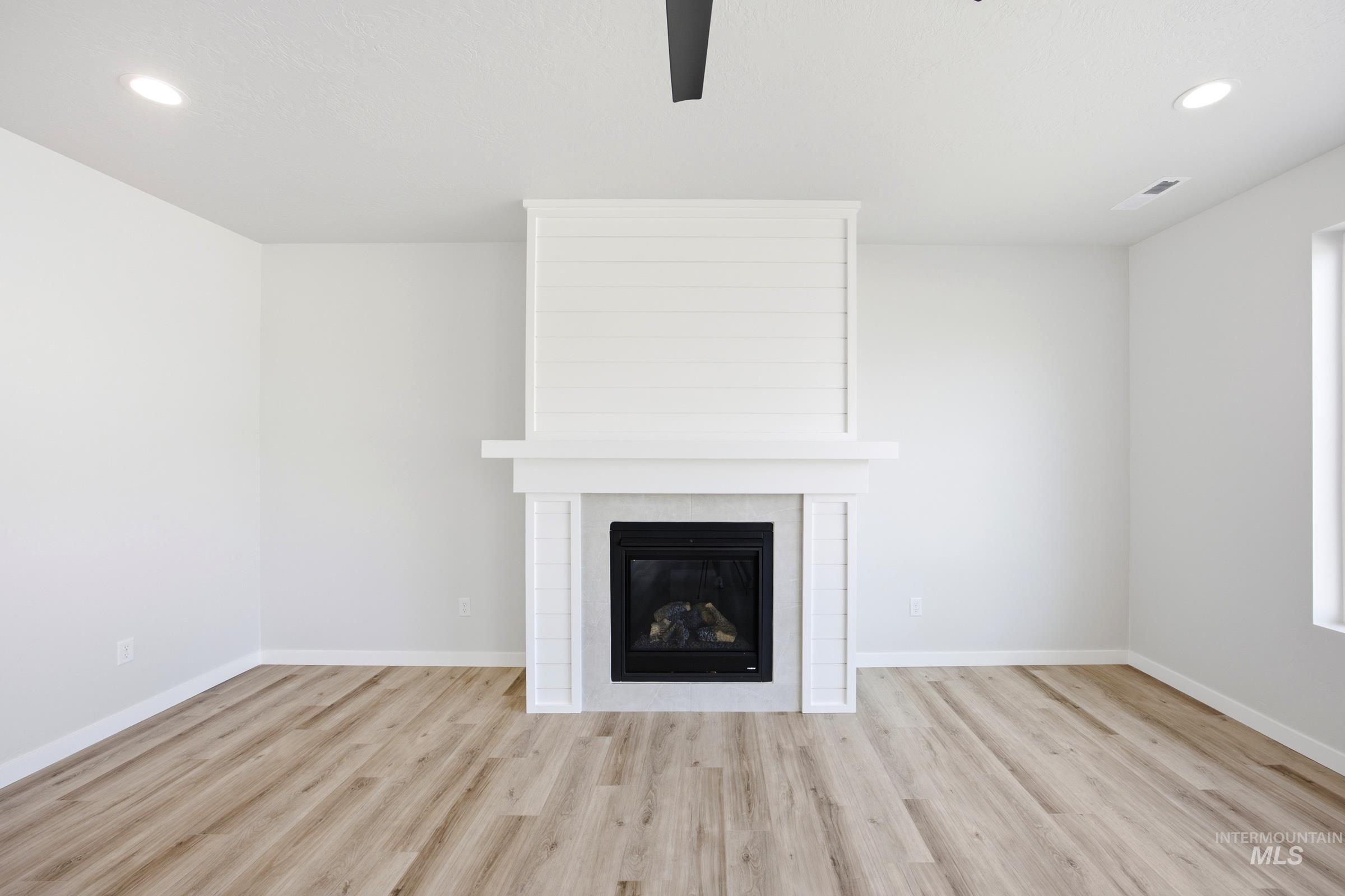 5217 S Edgecomb Way Property Photo 9