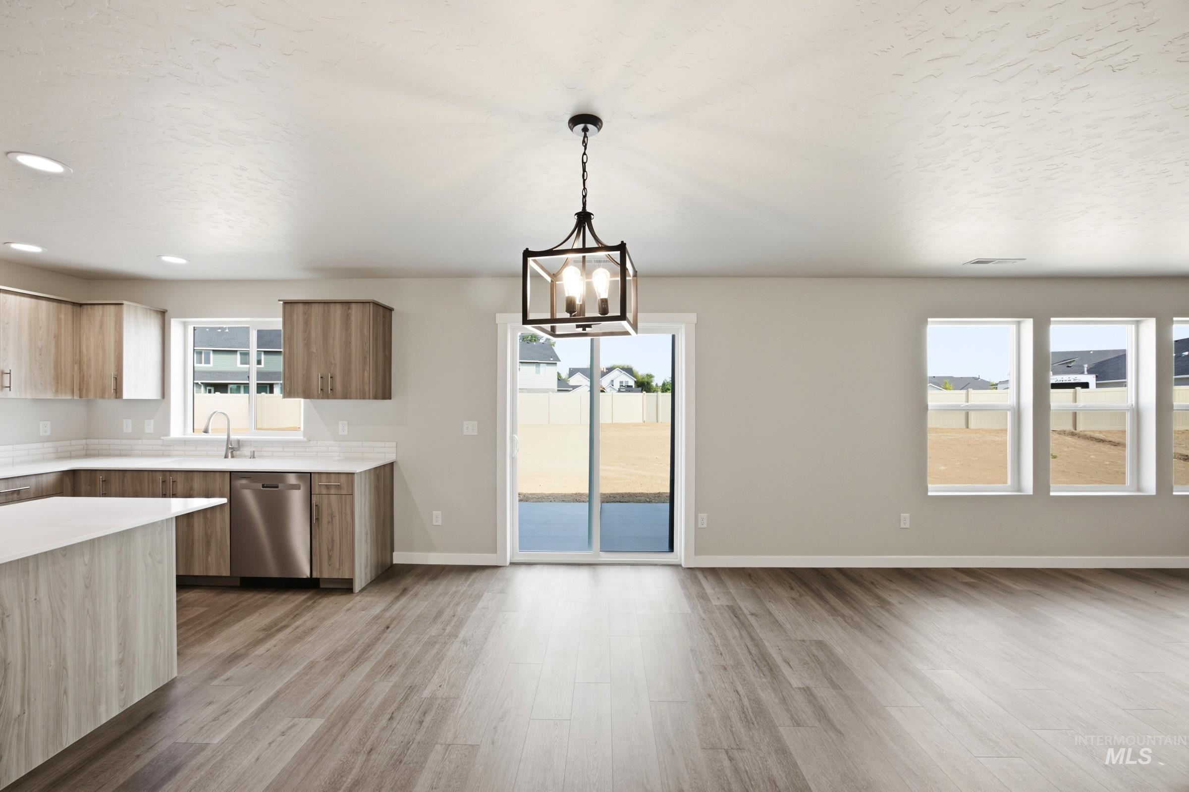 5205 S Edgecomb Way Property Photo 7