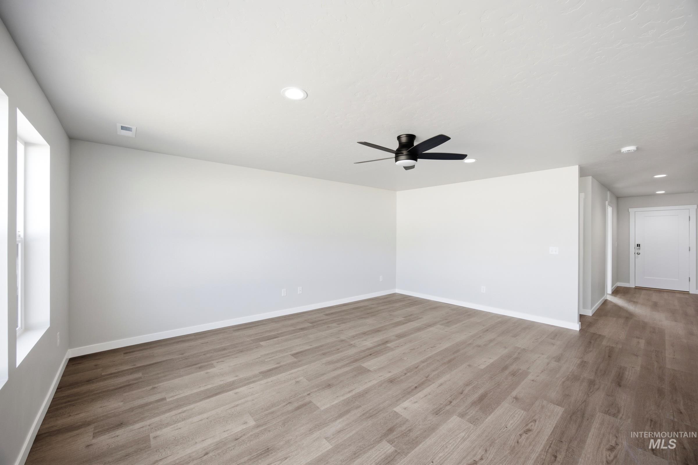 5205 S Edgecomb Way Property Photo 8