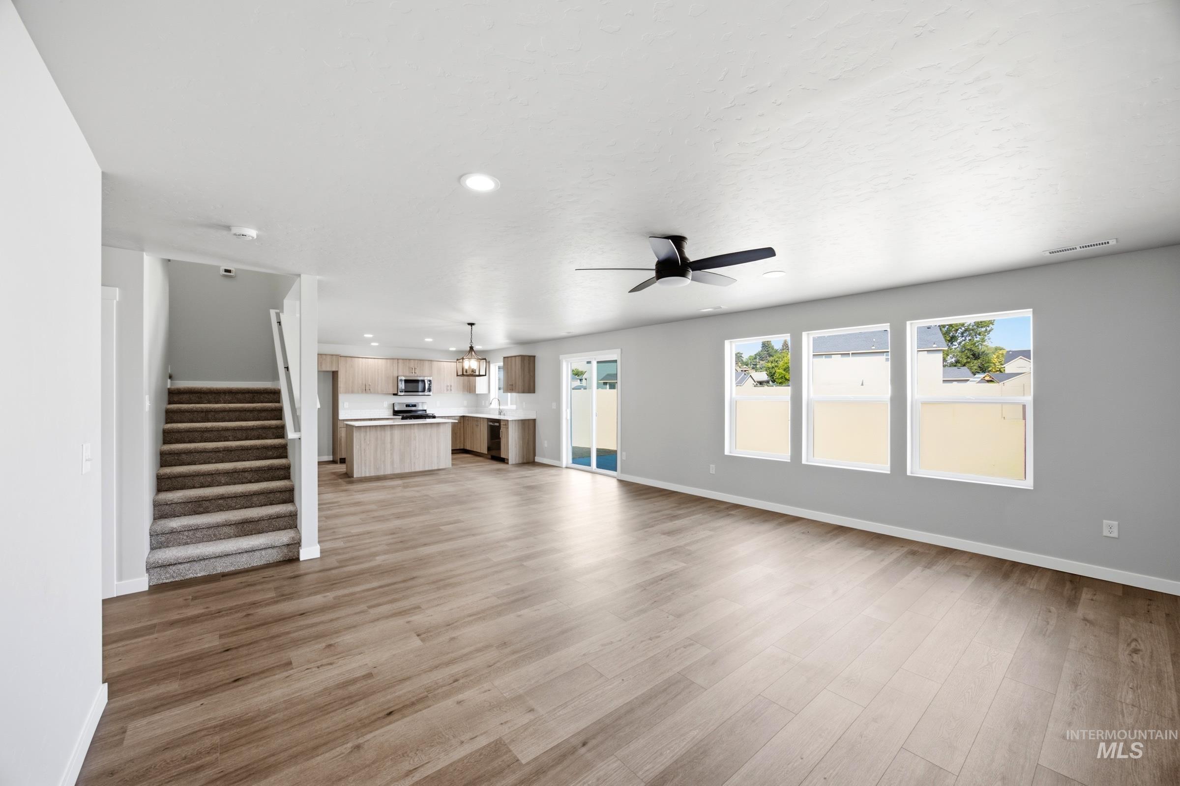 5205 S Edgecomb Way Property Photo 9