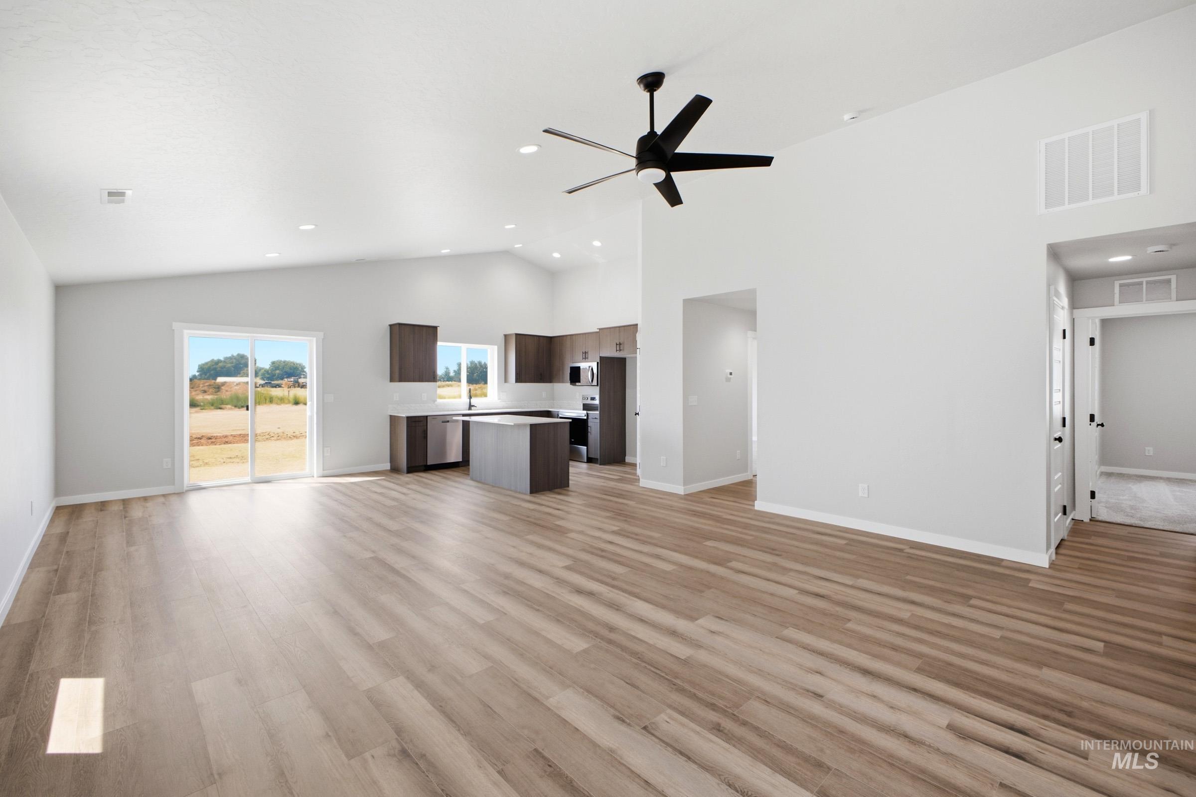 12769 Ropers St Property Photo 9