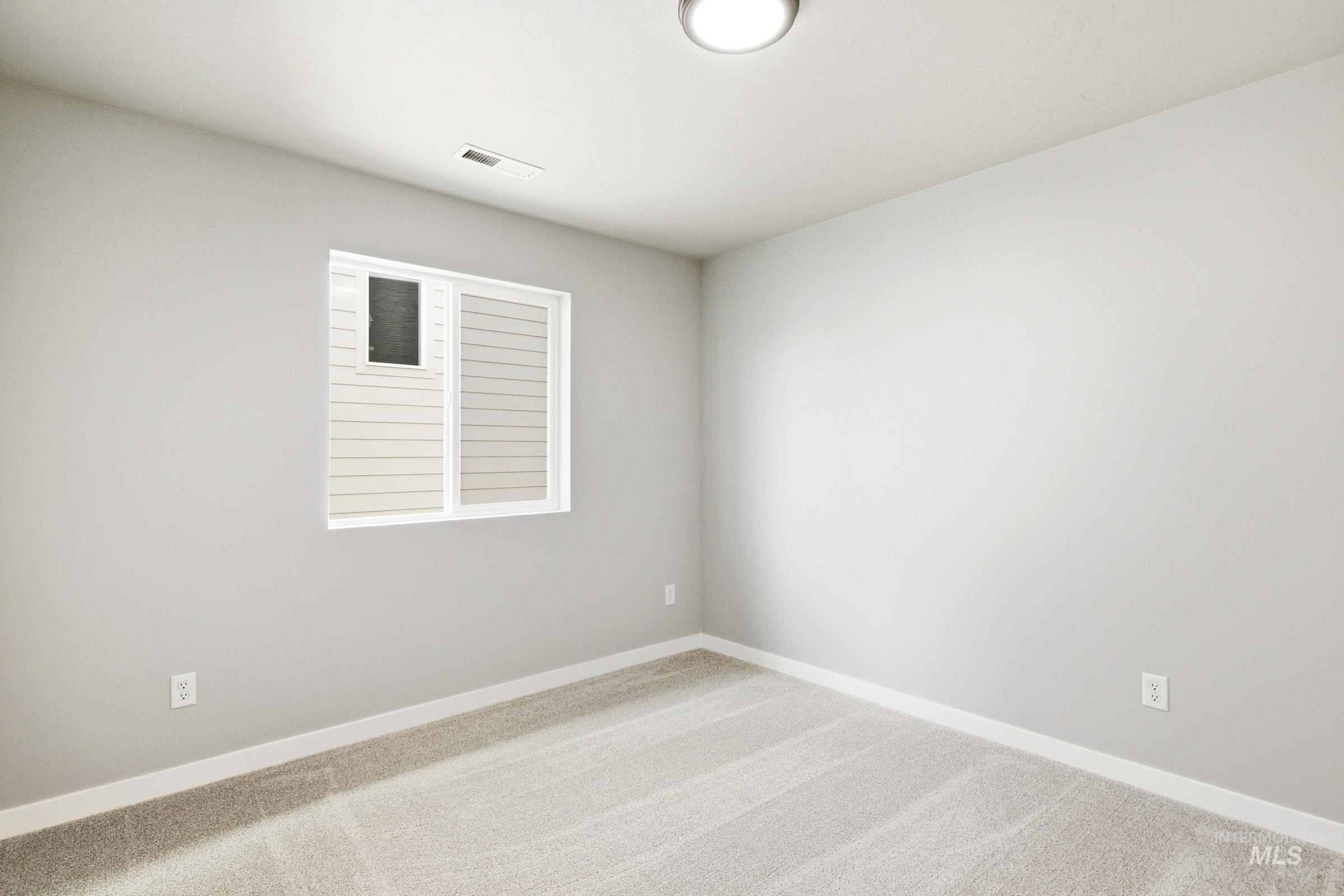 15261 Patriot Ave Property Photo 12