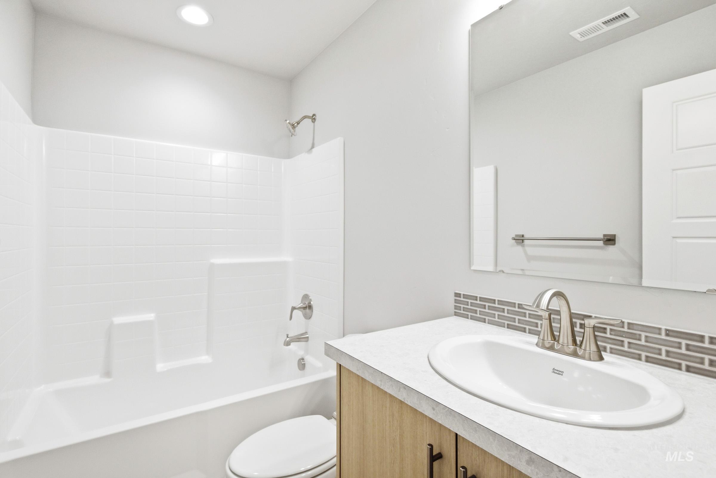 15261 Patriot Ave Property Photo 13