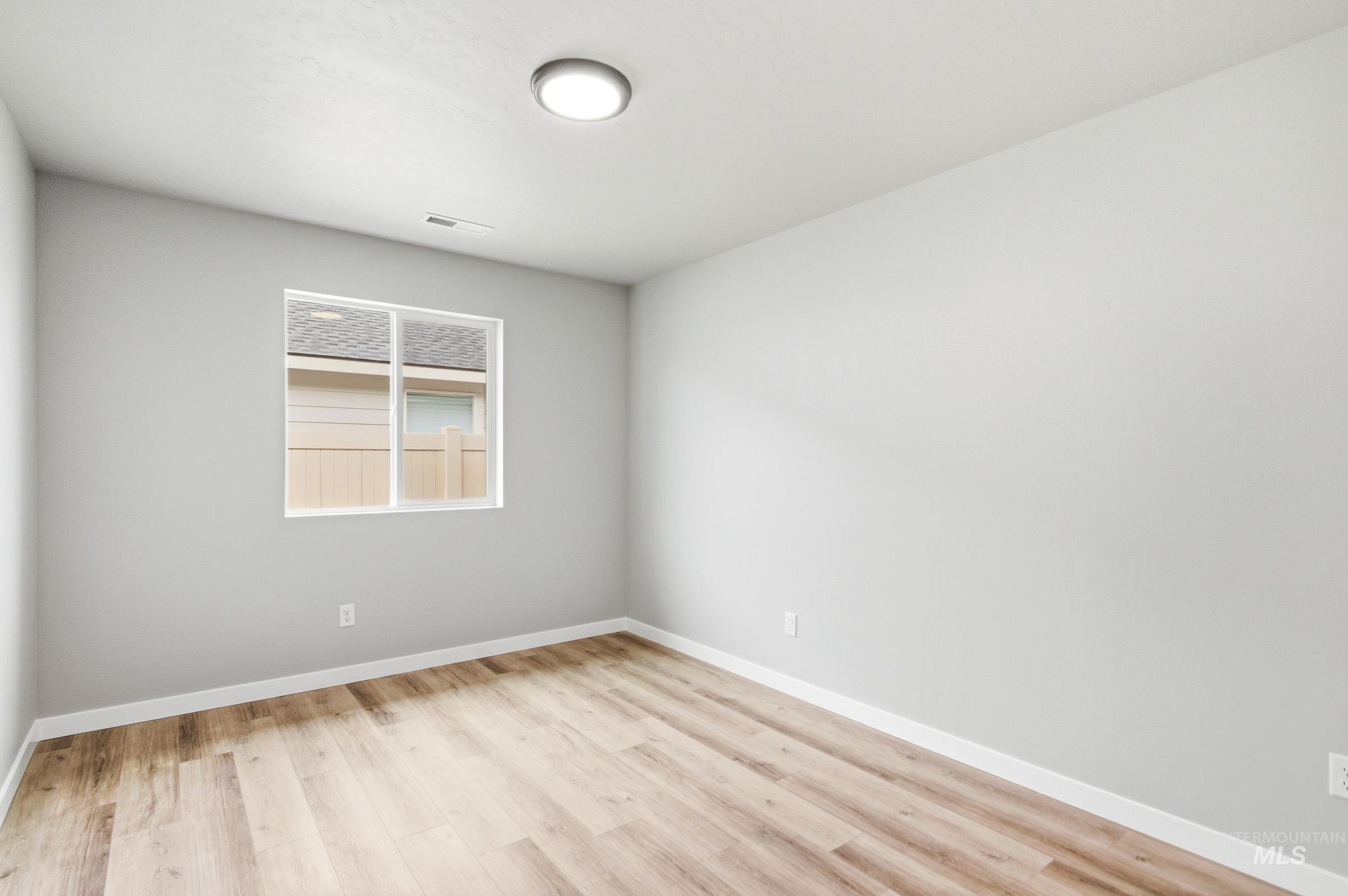 15261 Patriot Ave Property Photo 15