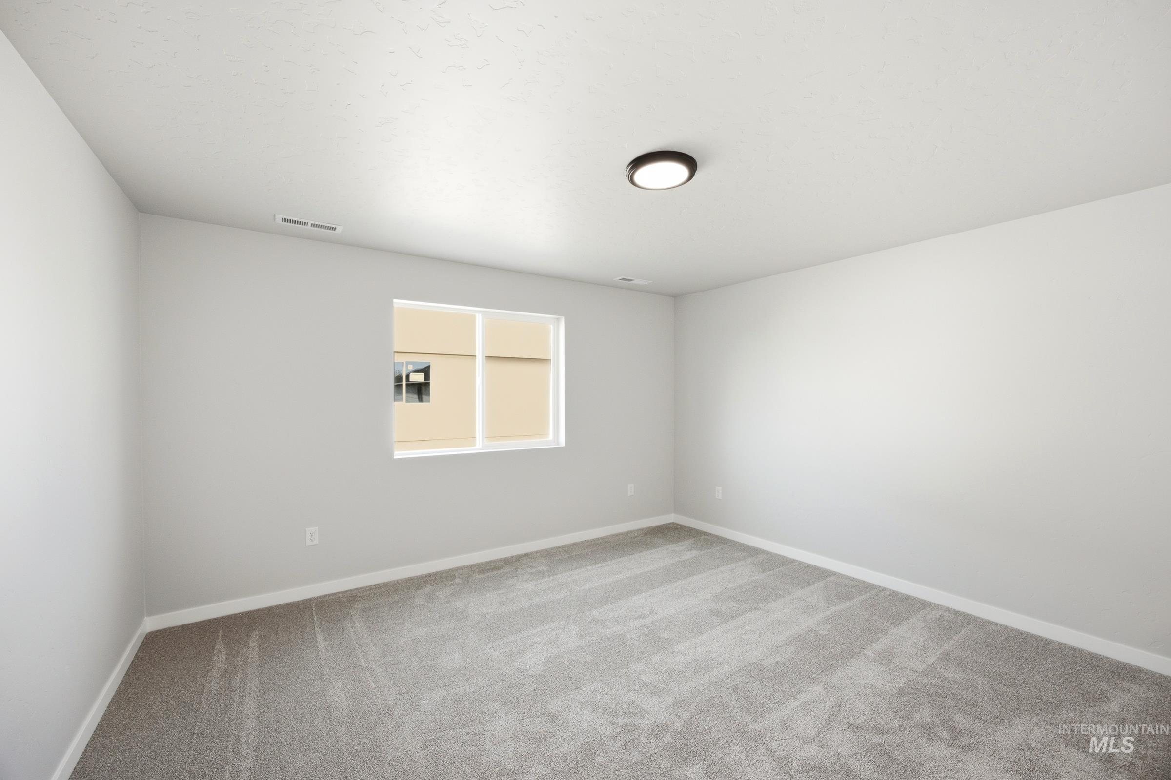 15261 Patriot Ave Property Photo 17