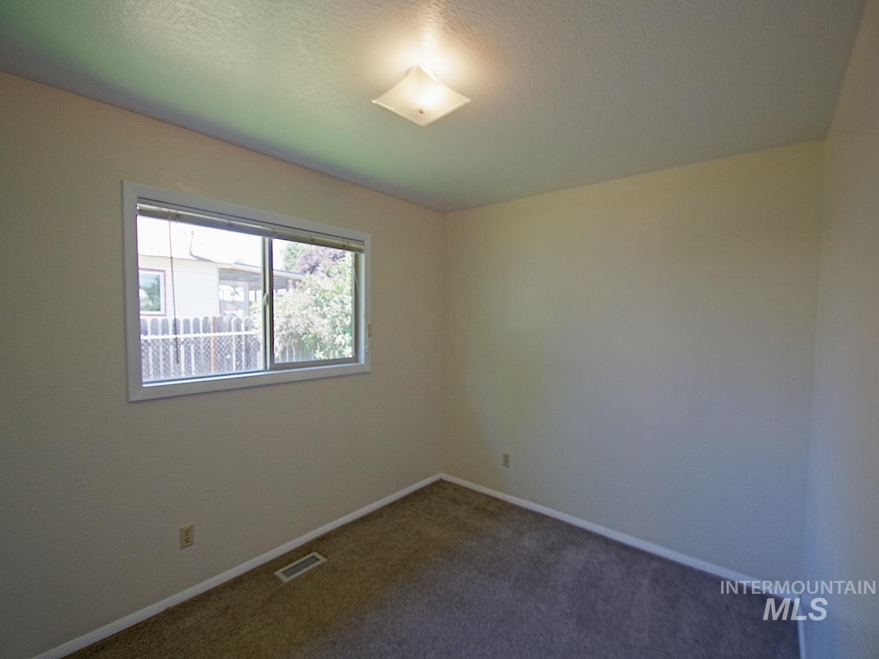 860 E Commercial Property Photo 14