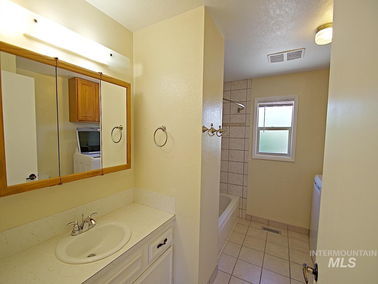 860 E Commercial Property Photo 18