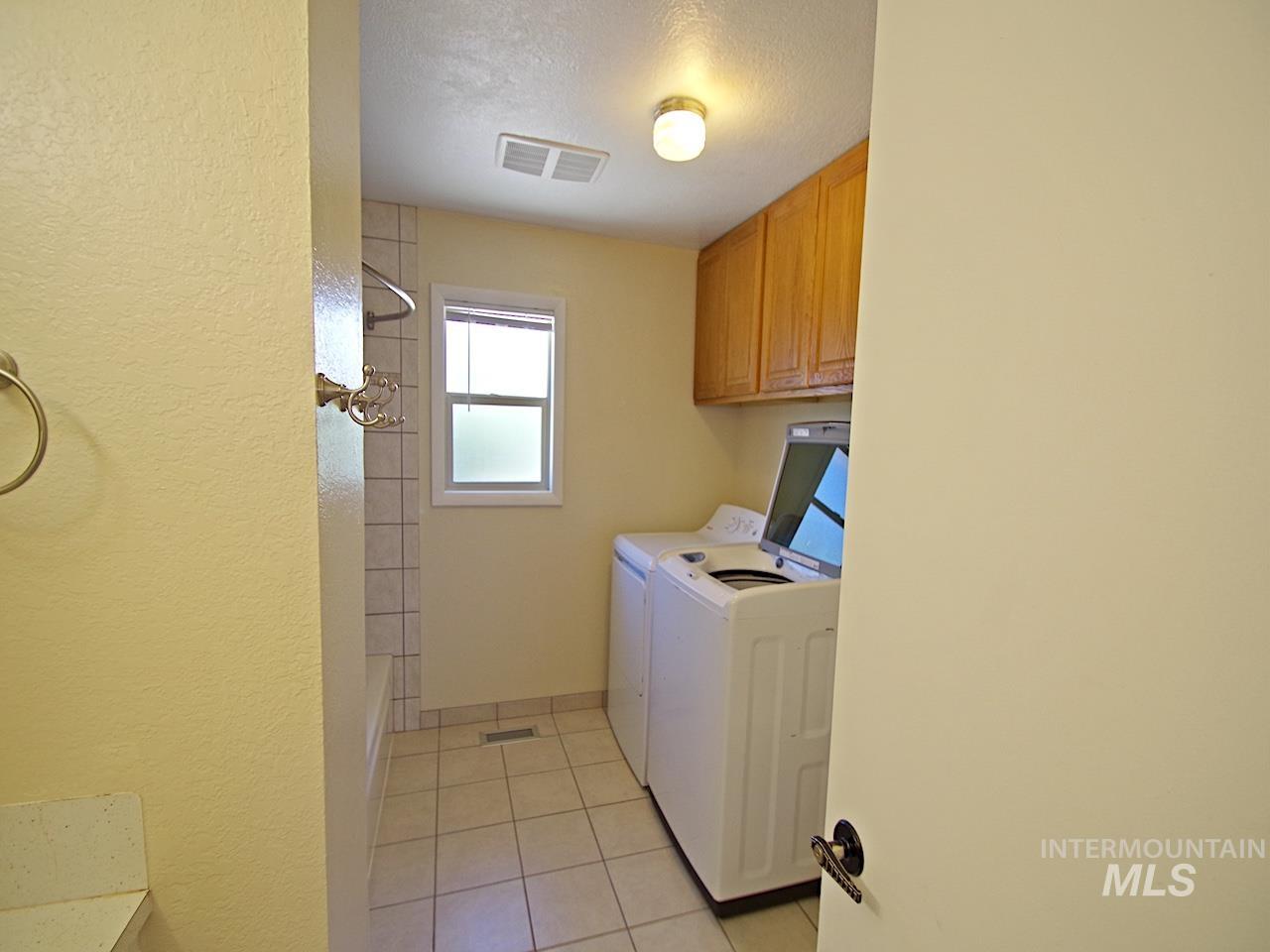 860 E Commercial Property Photo 19