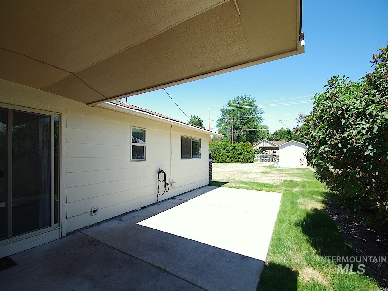 860 E Commercial Property Photo 25