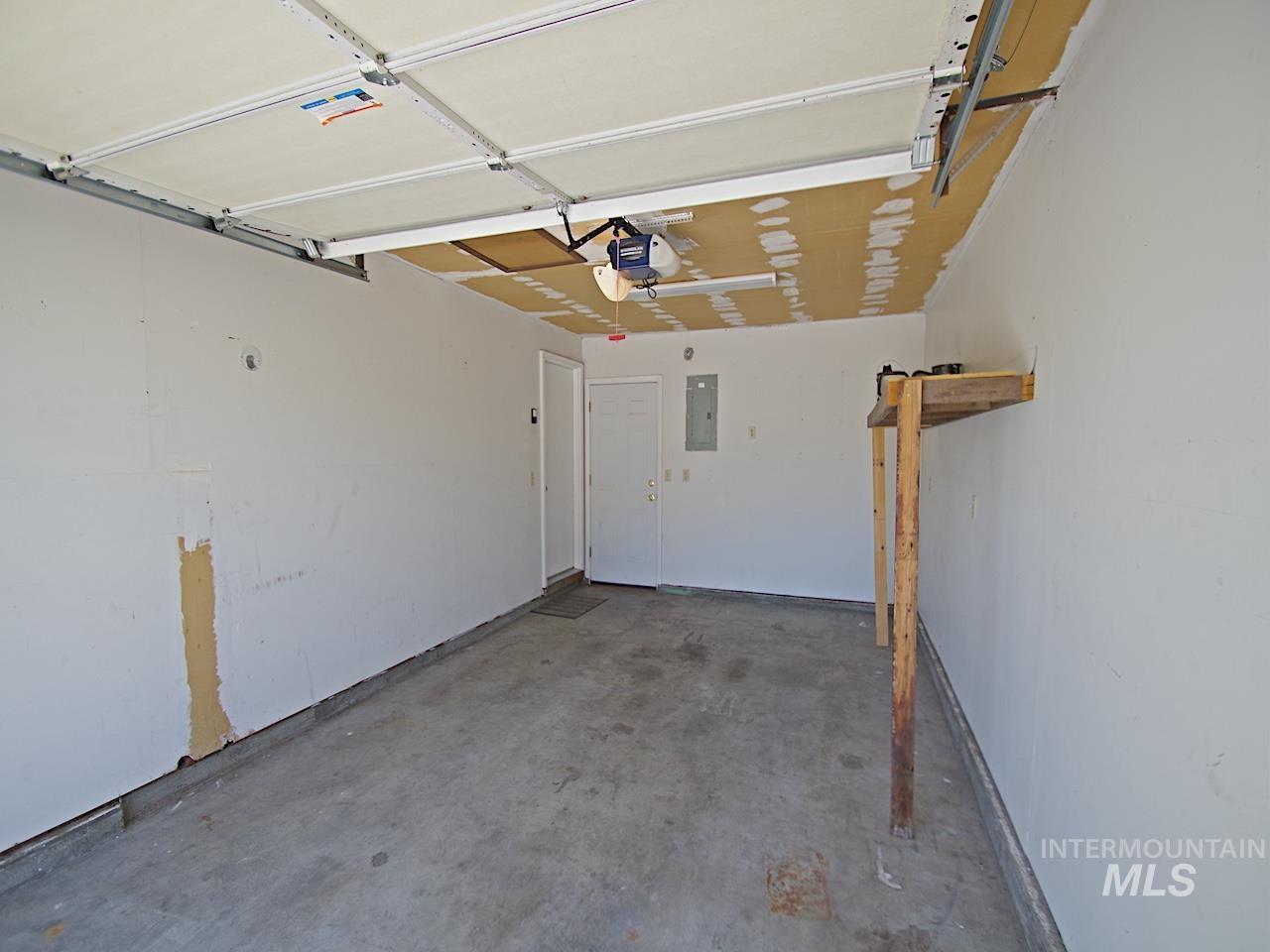 860 E Commercial Property Photo 28