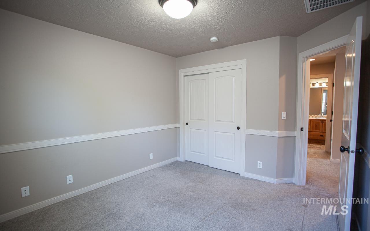 3967 N Park Crossing Ave Property Photo 16